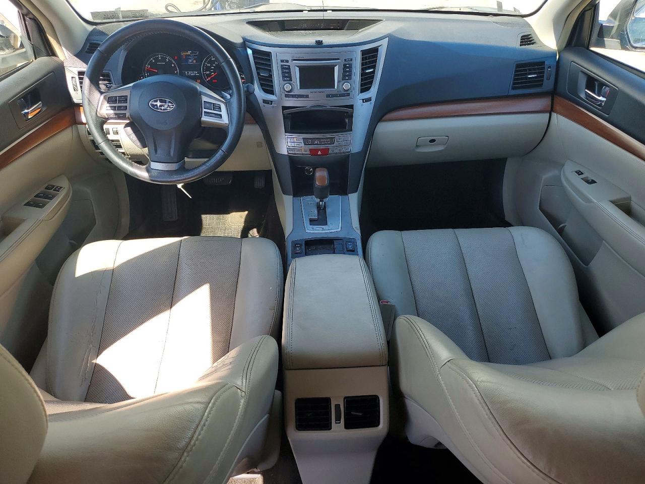 2014 Subaru Outback 2.5i Limited White vin: 4S4BRBLC7E3244780