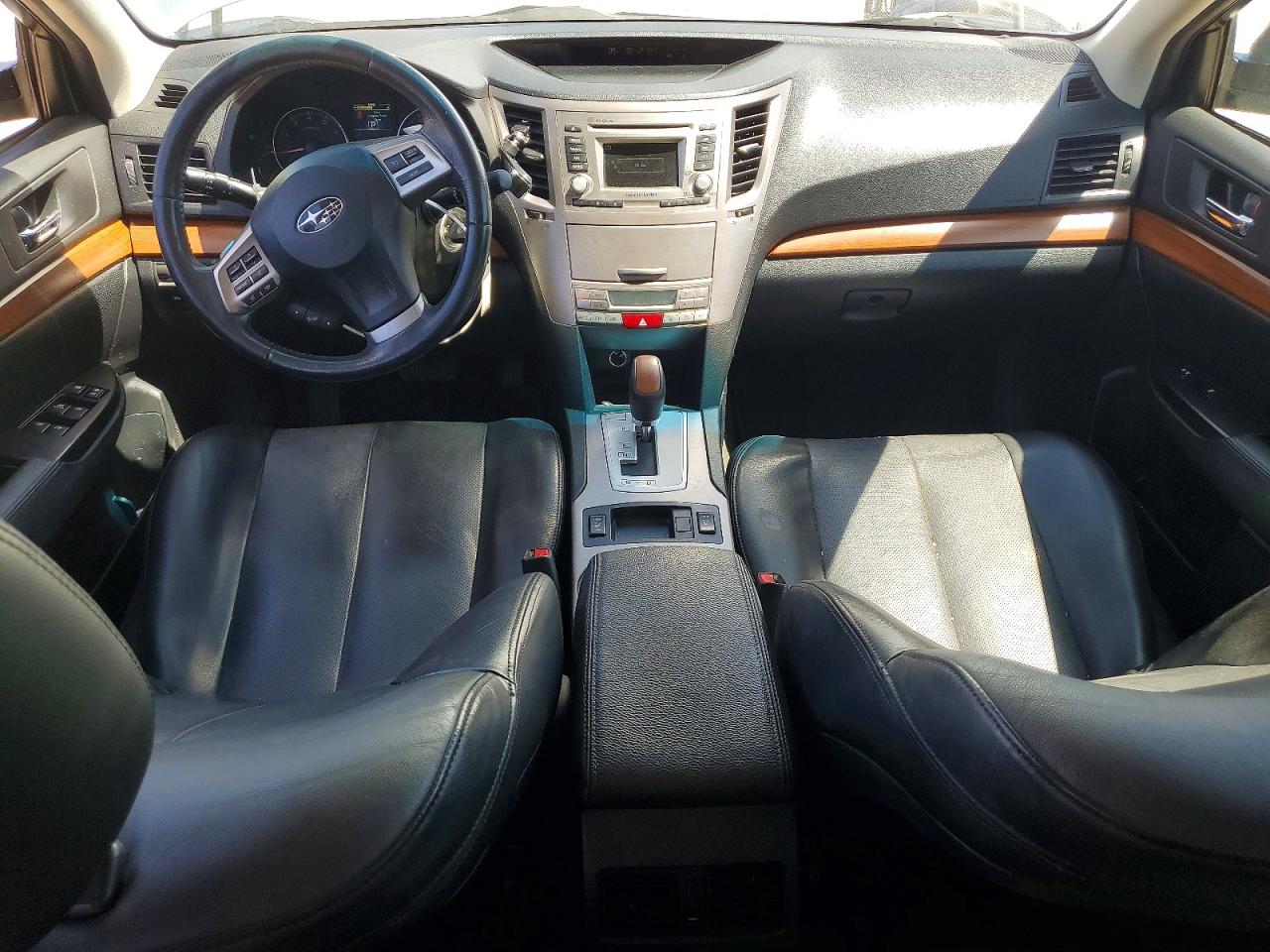 2014 Subaru Outback 2.5i Limited Silver vin: 4S4BRBLC7E3299553