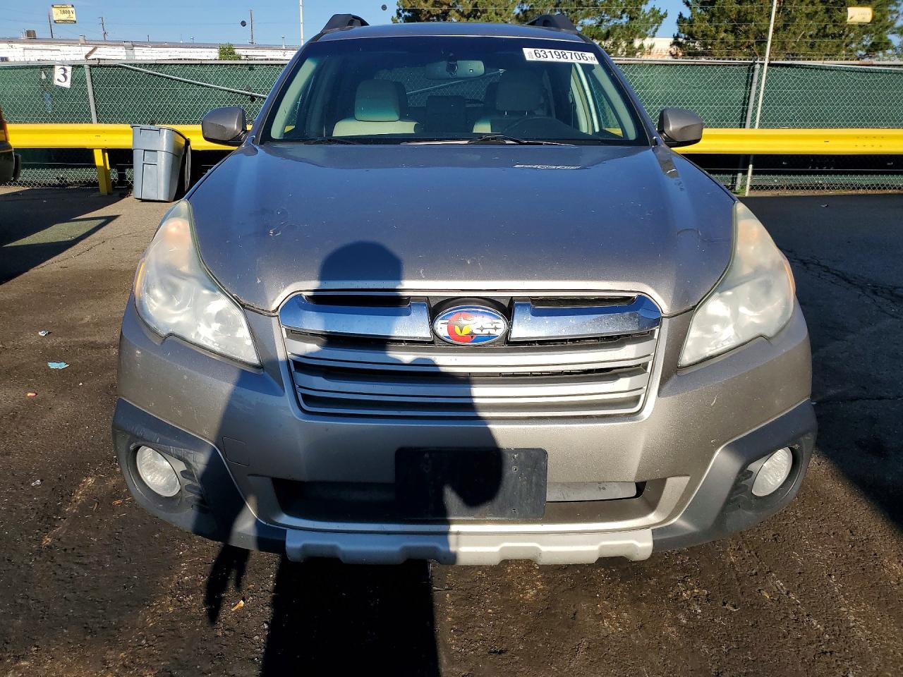 2014 Subaru Outback 2.5i Limited Золотой vin: 4S4BRBLC8E3267548