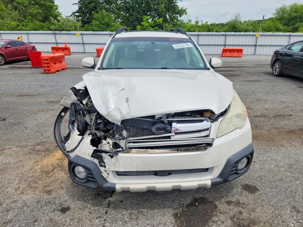 2014 Subaru Outback 2.5i Limited White vin: 4S4BRBLC8E3270028