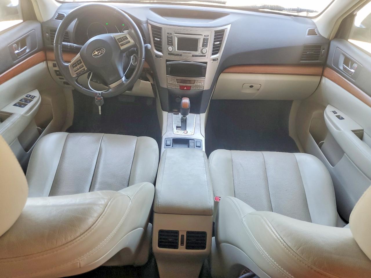 2014 Subaru Outback 2.5i Limited White vin: 4S4BRBLC8E3308731