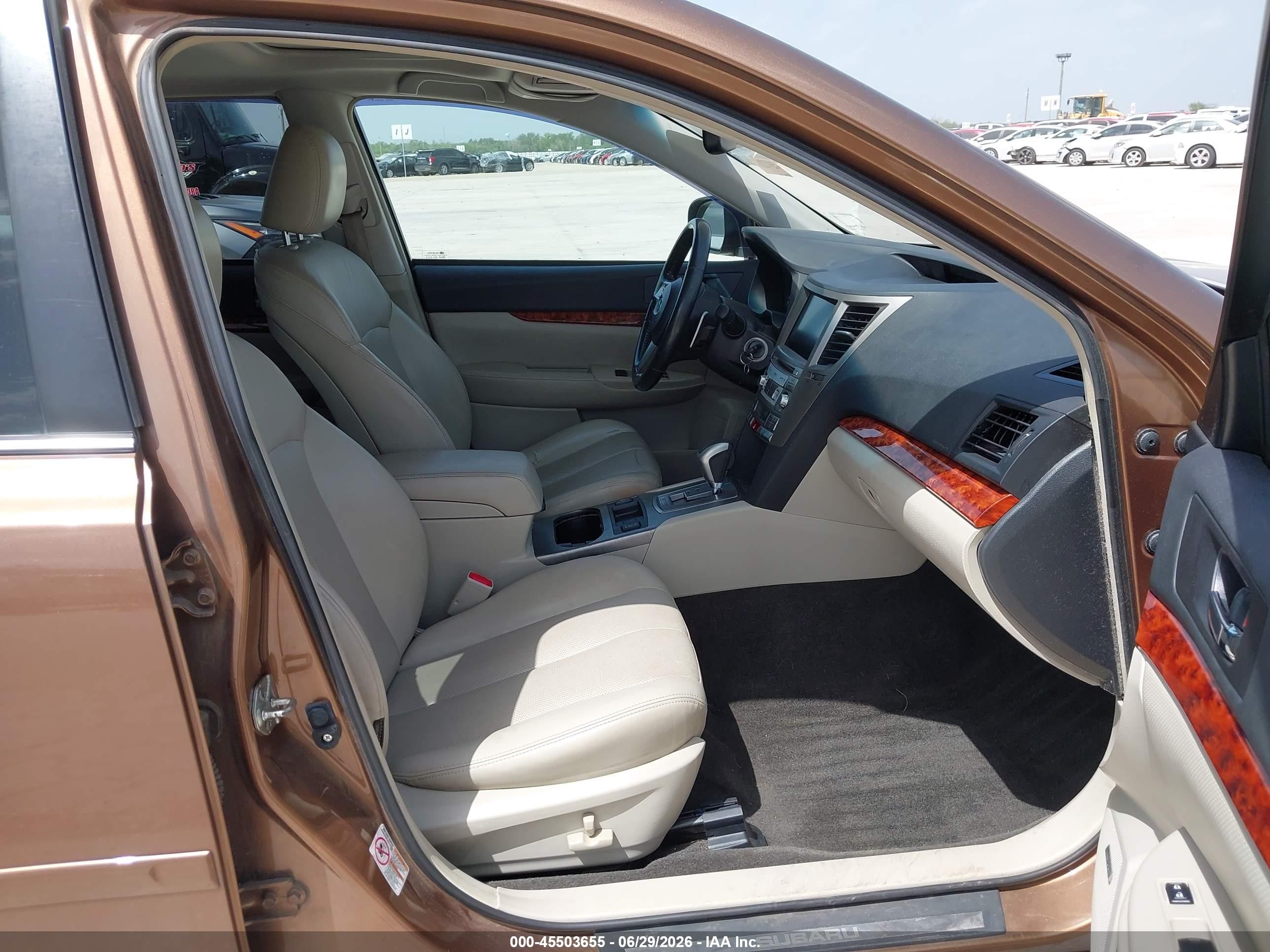 2011 Subaru Outback 2.5i Limited Коричневый vin: 4S4BRBLC9B3410017