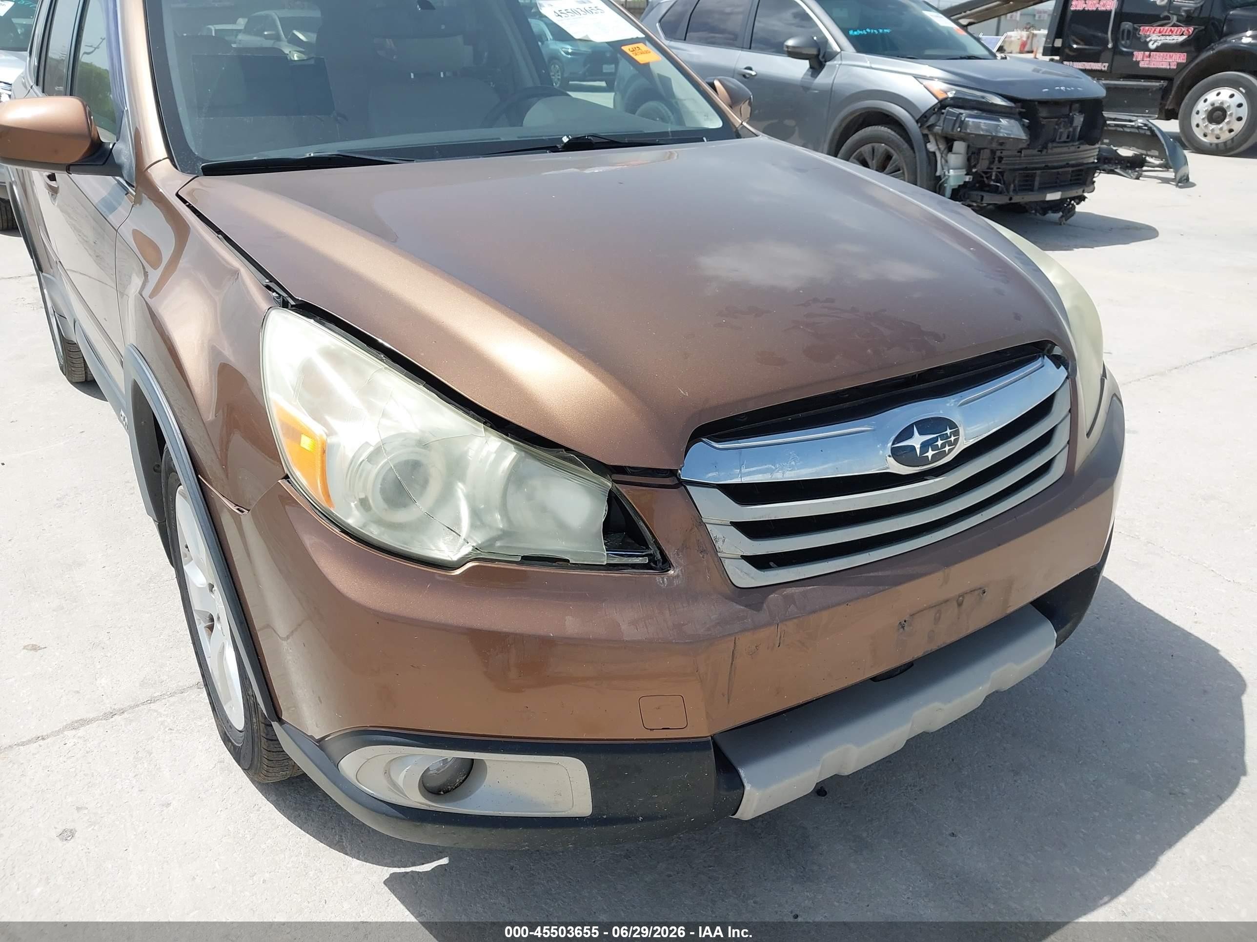 2011 Subaru Outback 2.5i Limited Коричневый vin: 4S4BRBLC9B3410017