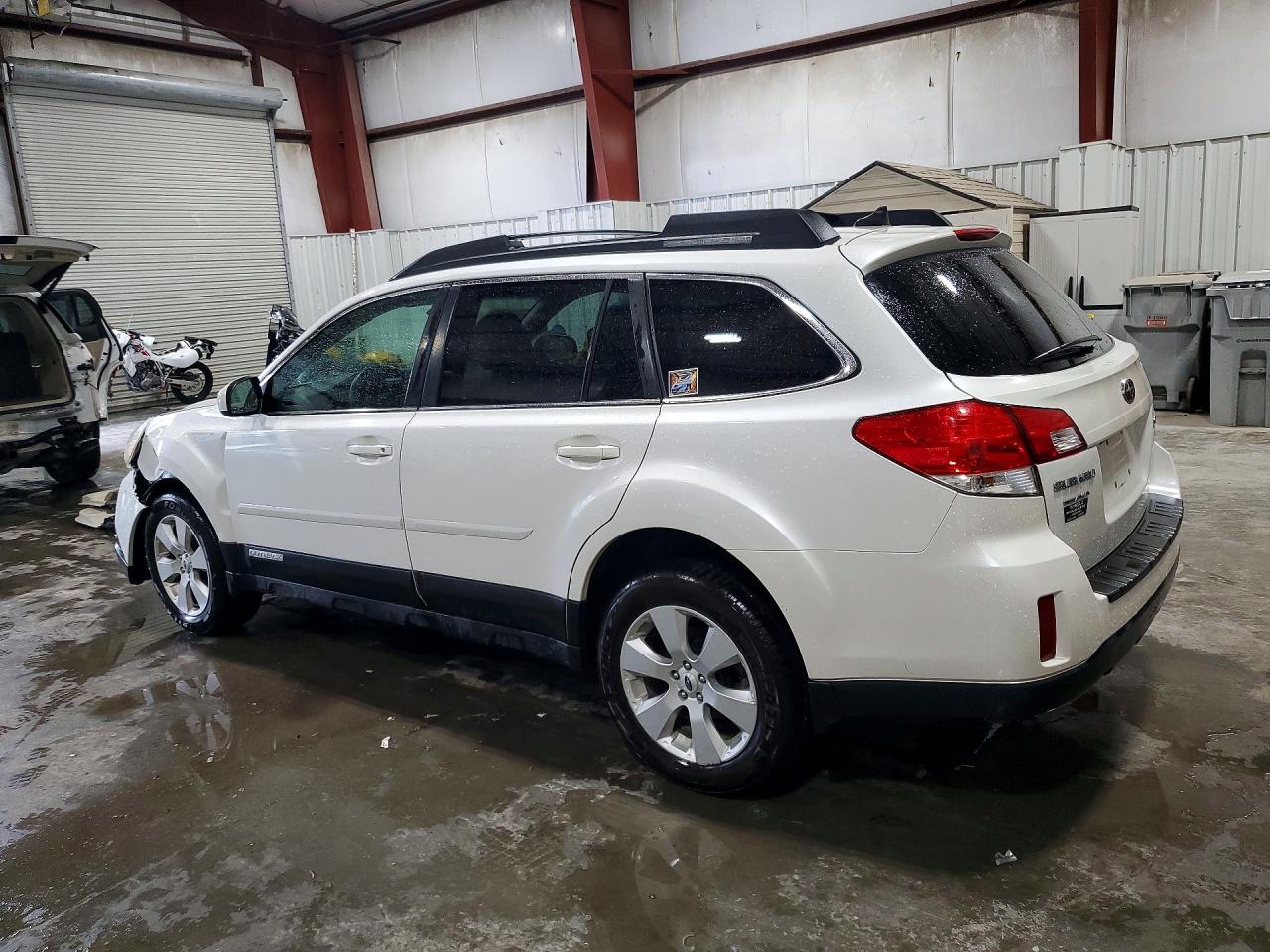 2012 Subaru Outback 2.5i Limited White vin: 4S4BRBLC9C3200633