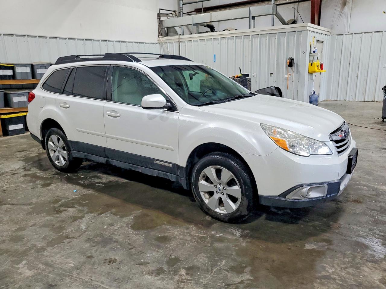 2012 Subaru Outback 2.5i Limited White vin: 4S4BRBLC9C3200633