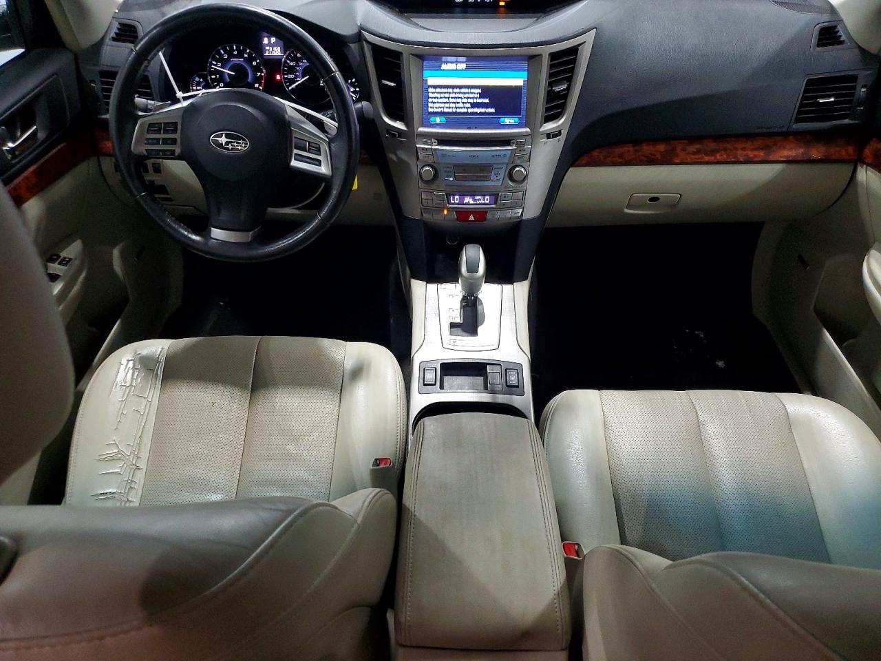 2012 Subaru Outback 2.5i Limited White vin: 4S4BRBLC9C3200633