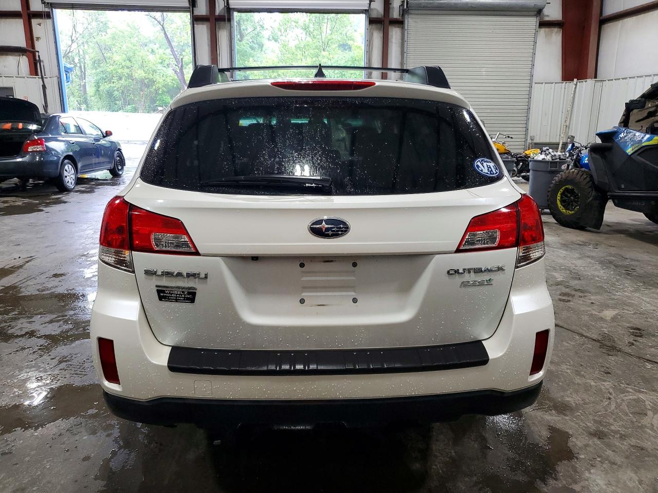 2012 Subaru Outback 2.5i Limited White vin: 4S4BRBLC9C3200633