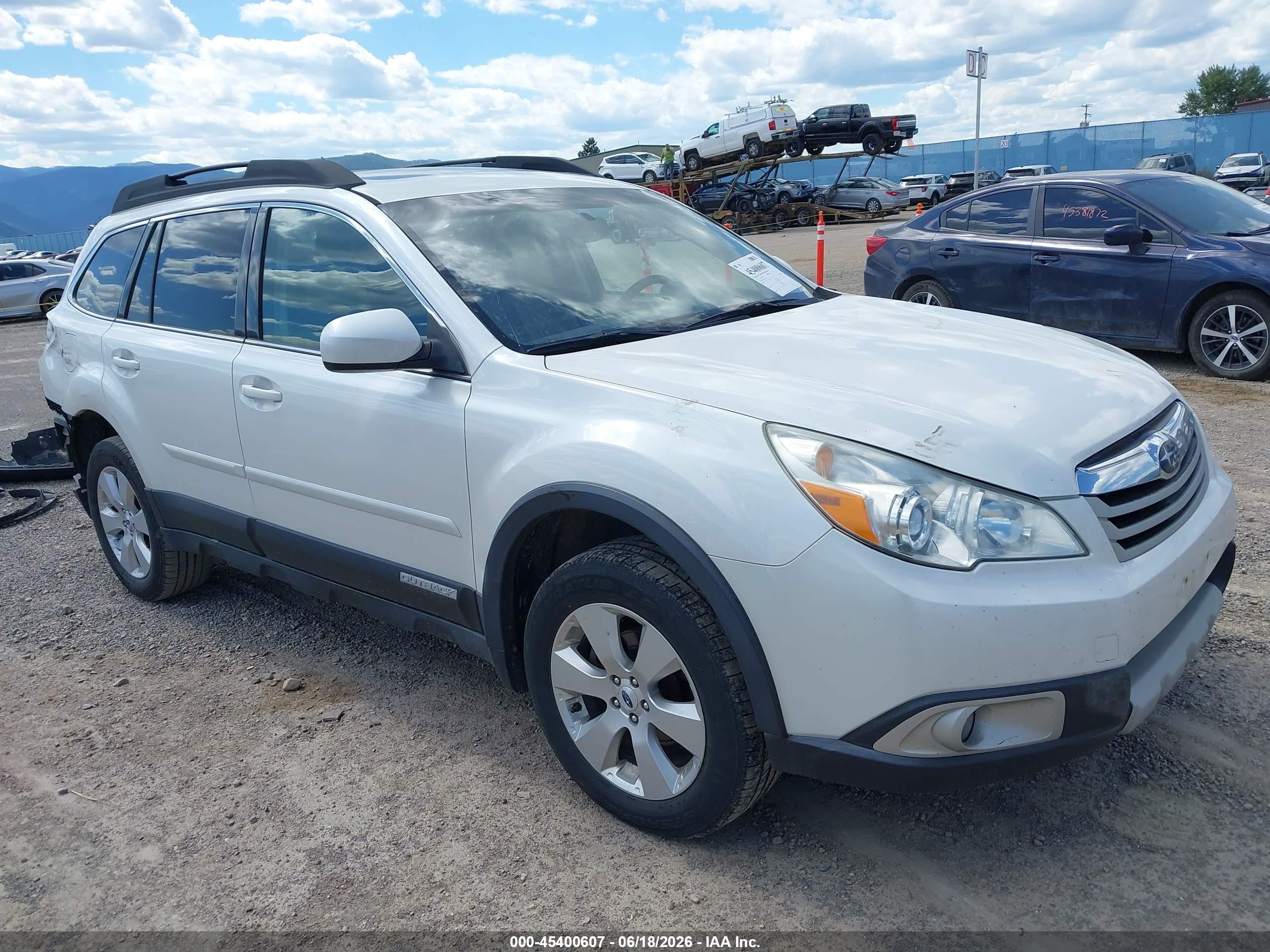 2012 Subaru Outback 2.5i Limited White vin: 4S4BRBLC9C3216735