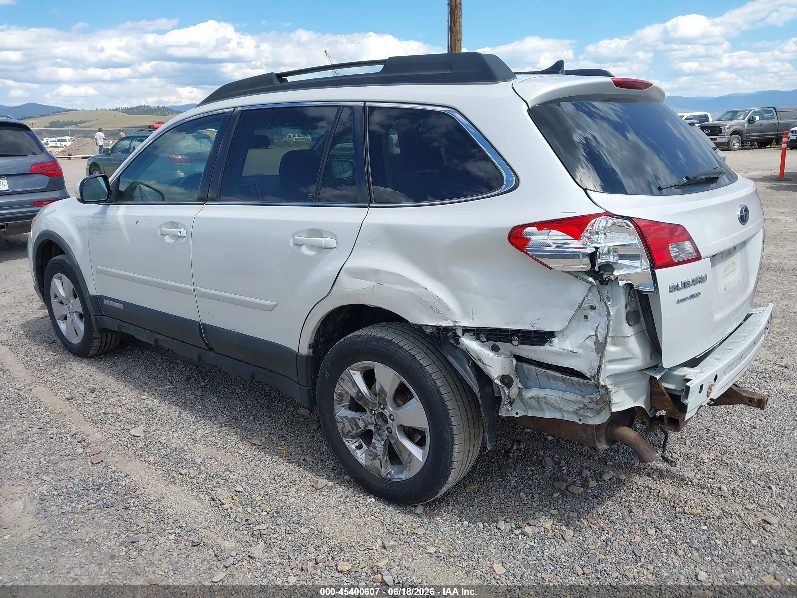 2012 Subaru Outback 2.5i Limited White vin: 4S4BRBLC9C3216735