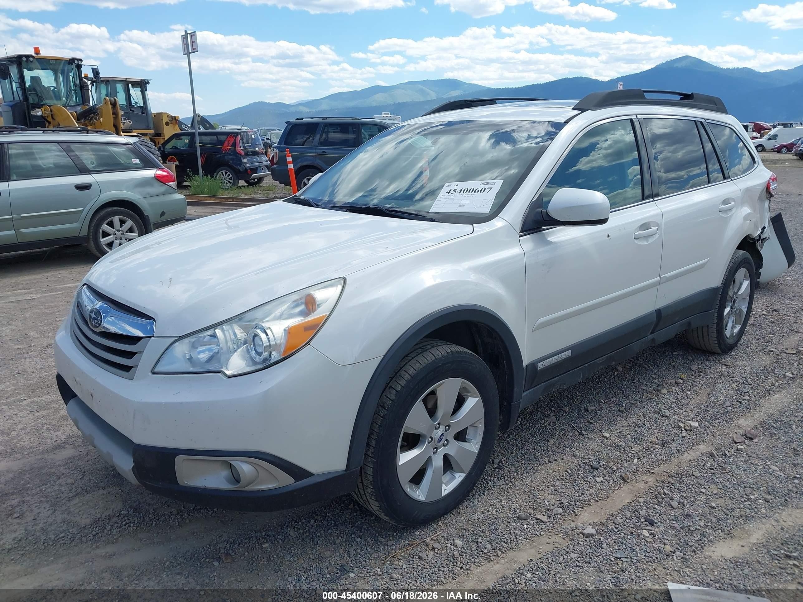 2012 Subaru Outback 2.5i Limited White vin: 4S4BRBLC9C3216735