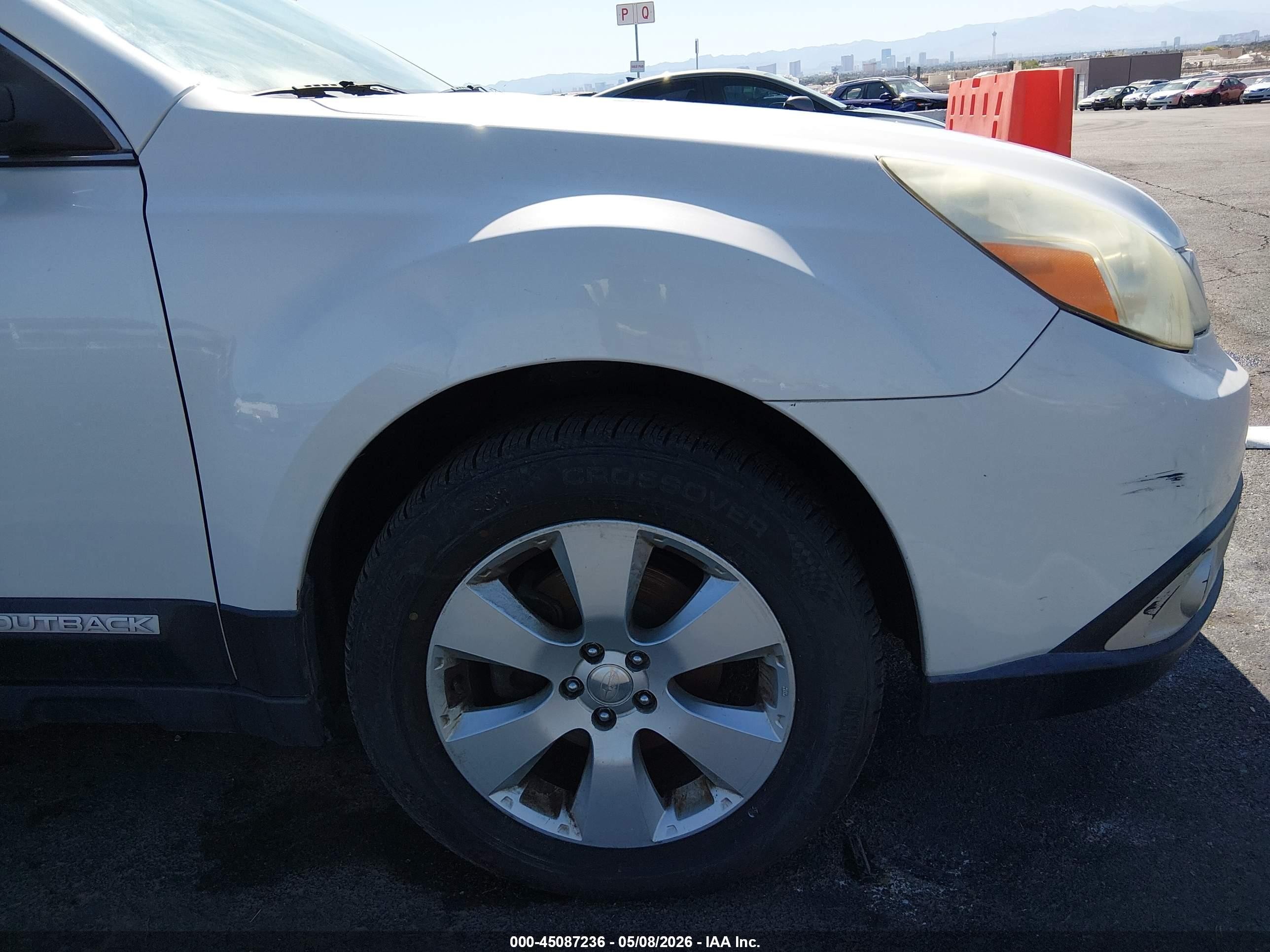 2011 Subaru Outback 2.5i Limited White vin: 4S4BRBLCXB3420085