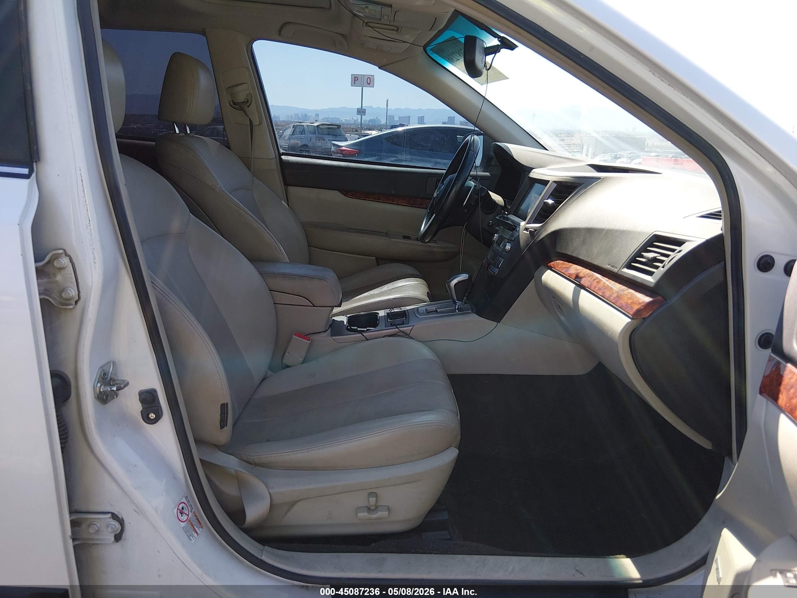 2011 Subaru Outback 2.5i Limited White vin: 4S4BRBLCXB3420085