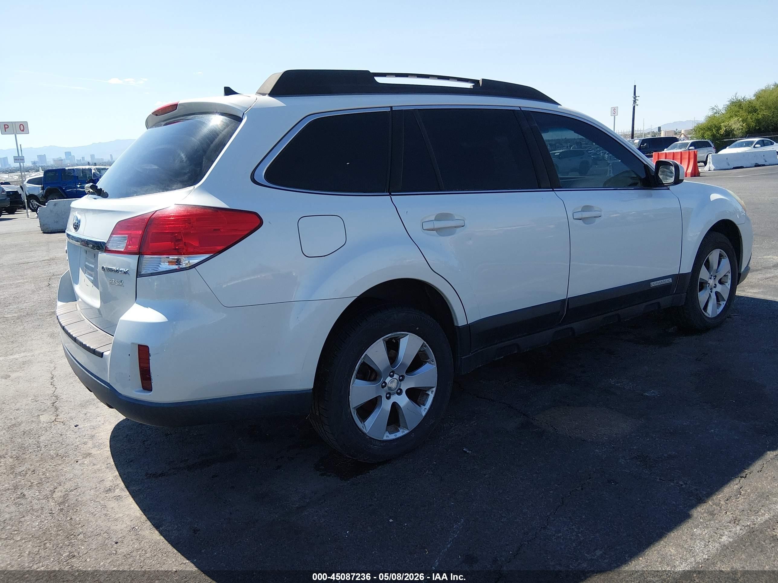2011 Subaru Outback 2.5i Limited White vin: 4S4BRBLCXB3420085