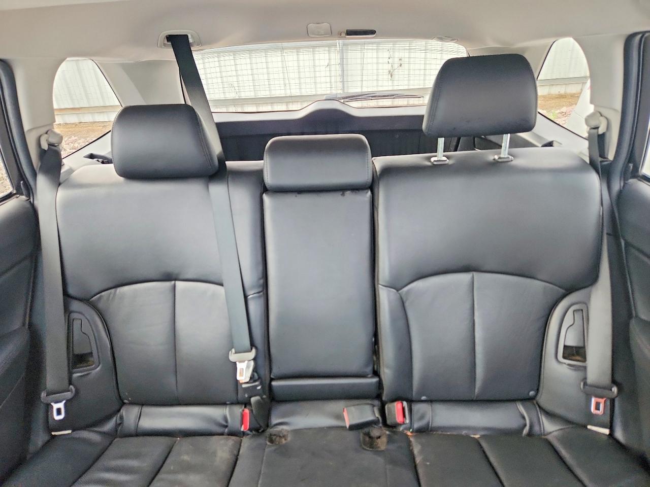 2014 Subaru Outback 2.5i Limited Silver vin: 4S4BRBLCXE3202796