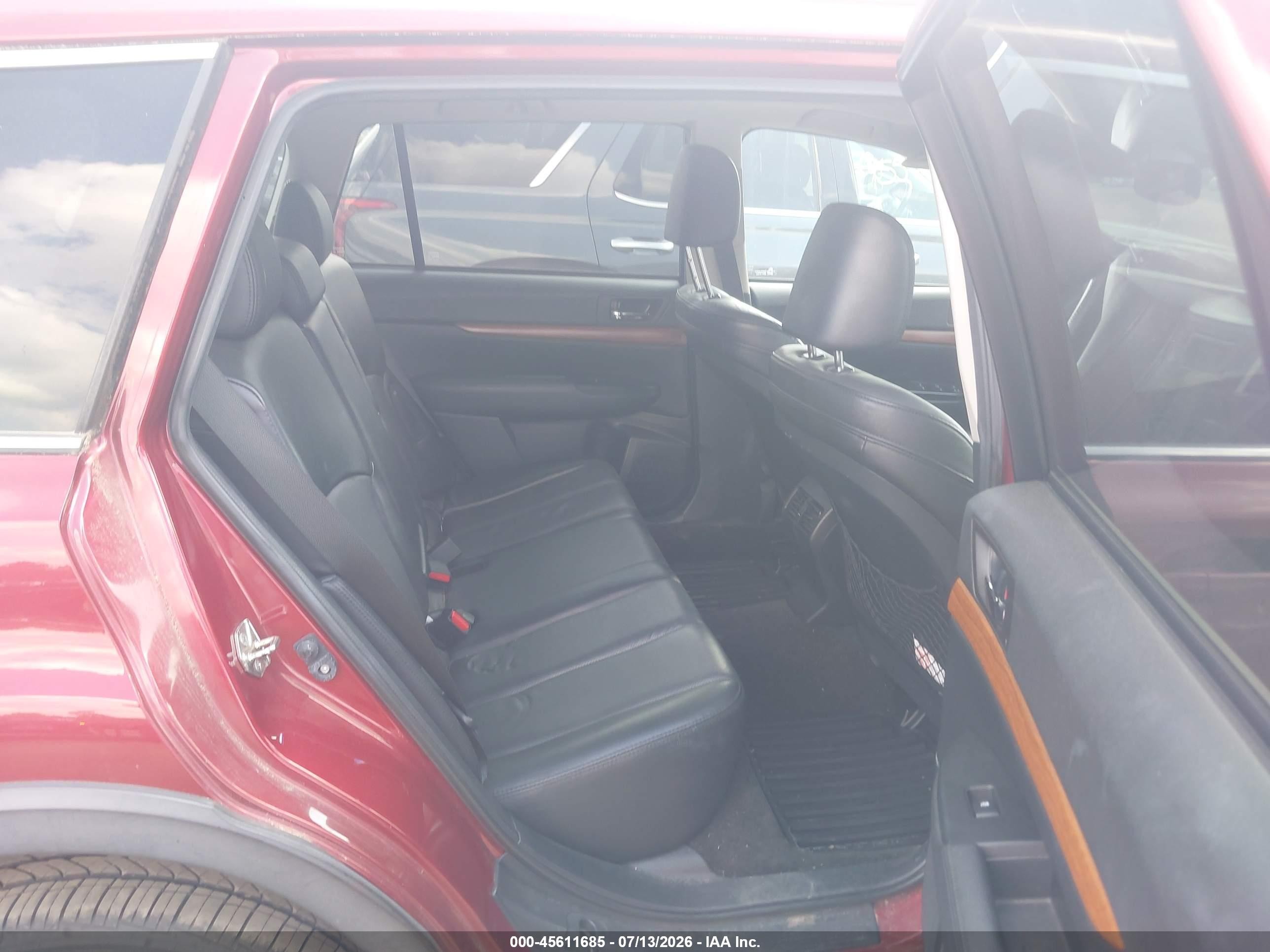2014 Subaru Outback 2.5i Limited Красный vin: 4S4BRBLCXE3267907