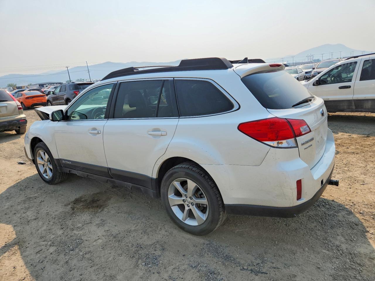 2014 Subaru Outback 2.5i Limited White vin: 4S4BRBLCXE3287431