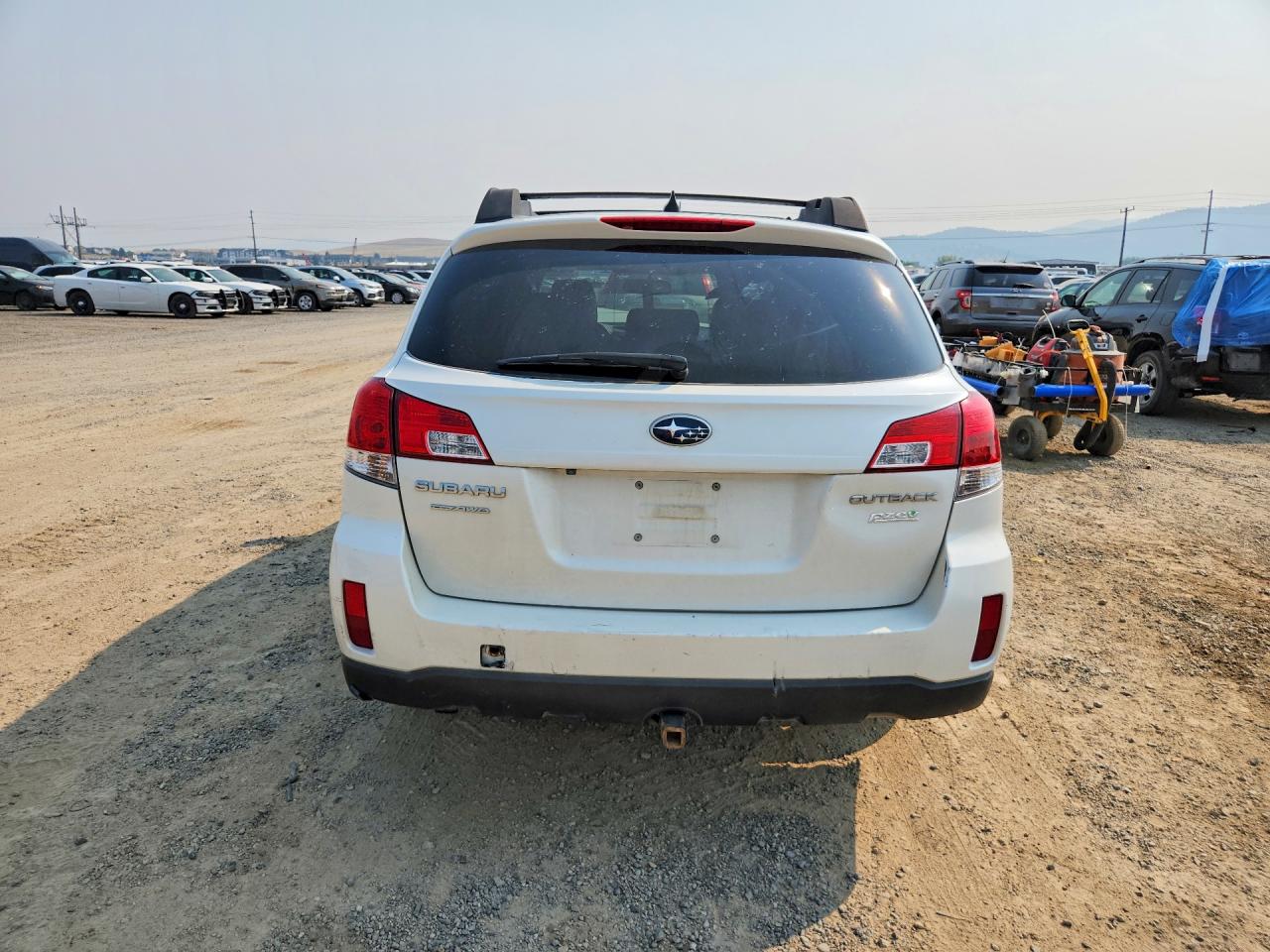 2014 Subaru Outback 2.5i Limited White vin: 4S4BRBLCXE3287431