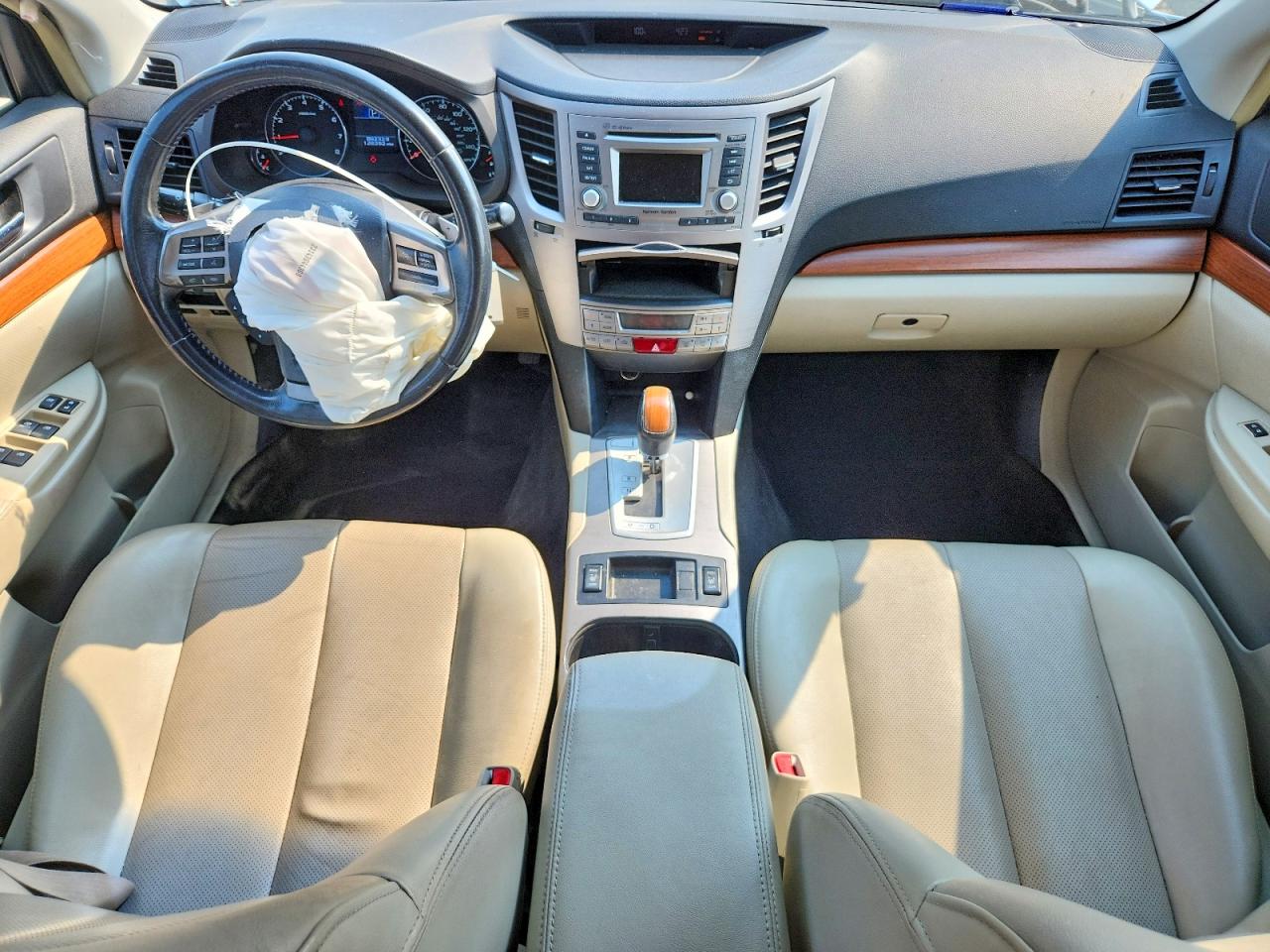2014 Subaru Outback 2.5i Limited White vin: 4S4BRBLCXE3287431