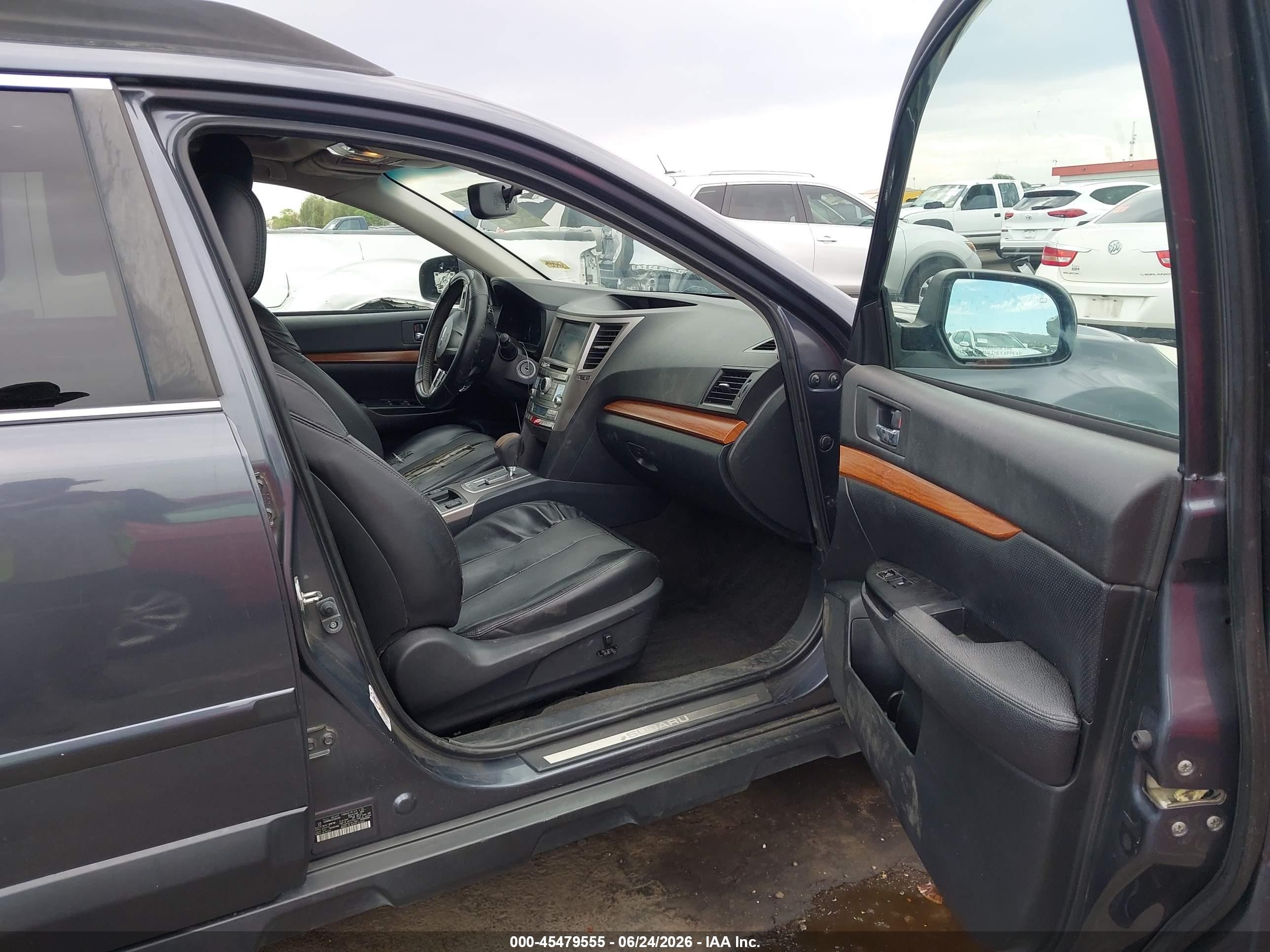 2014 Subaru Outback 2.5i Limited Gray vin: 4S4BRBMC2E3283792