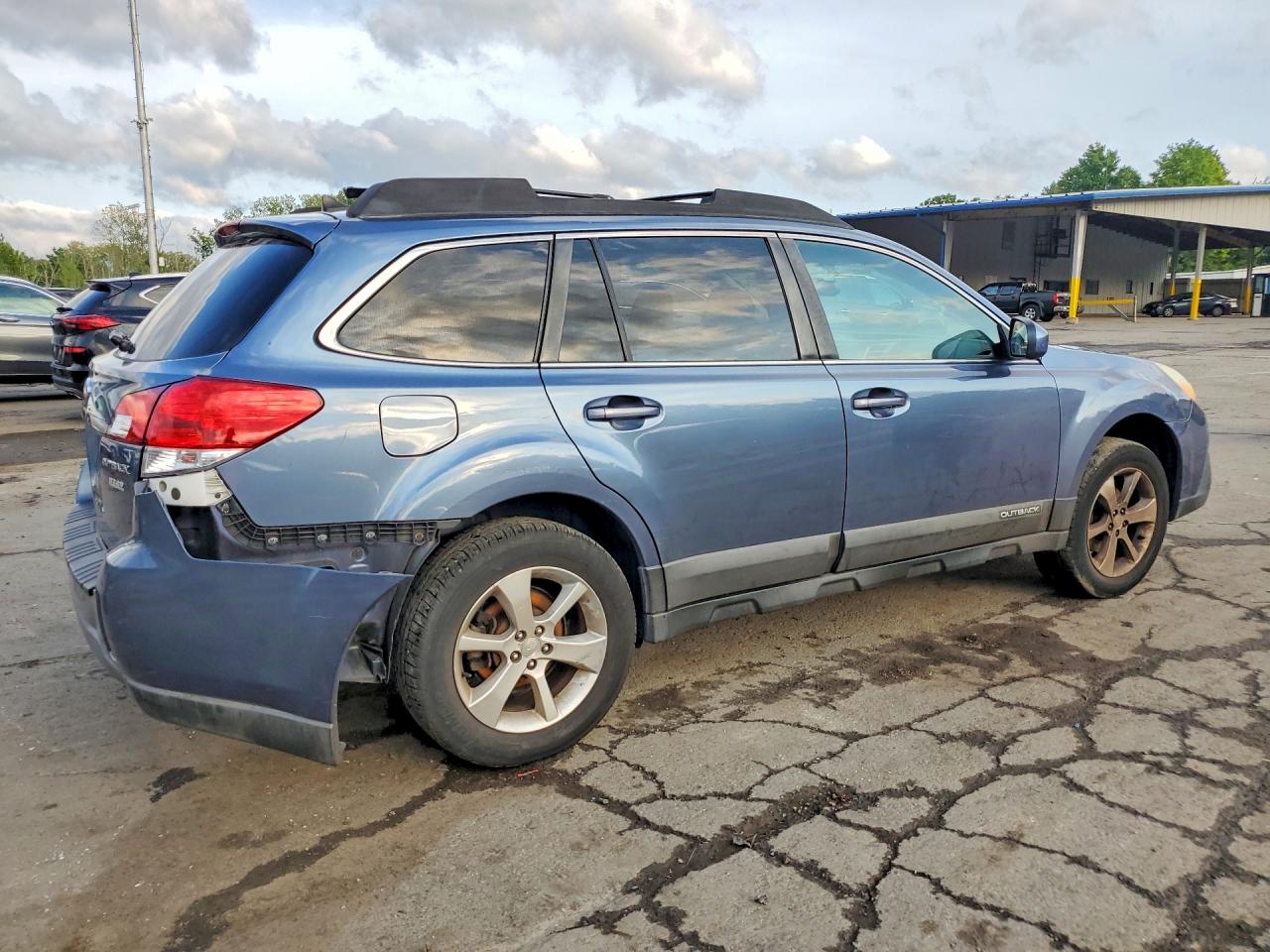 2014 Subaru Outback 2.5i Limited Blue vin: 4S4BRBMC4E3201058