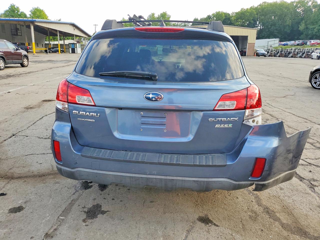 2014 Subaru Outback 2.5i Limited Blue vin: 4S4BRBMC4E3201058
