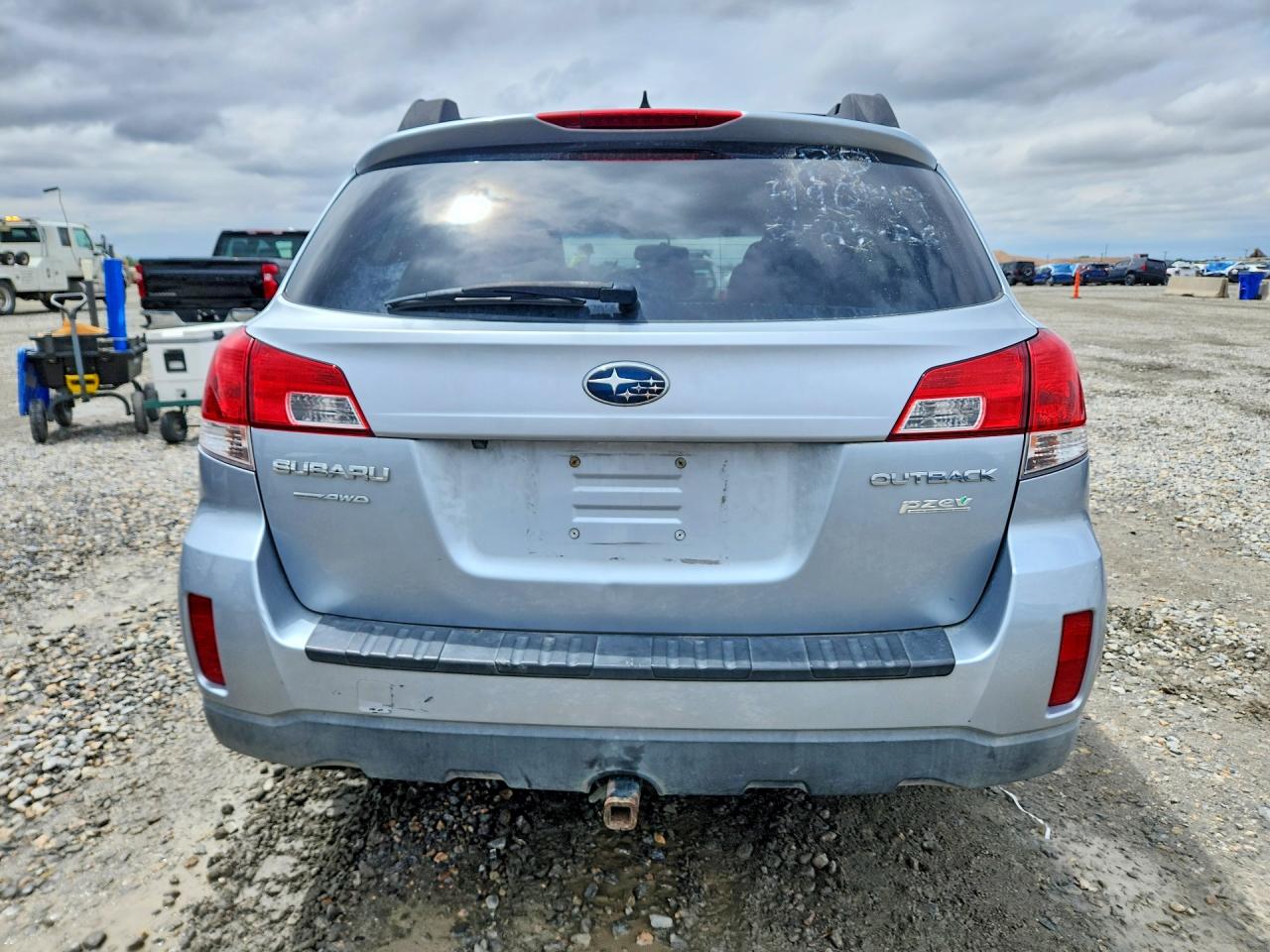 2014 Subaru Outback 2.5i Limited Silver vin: 4S4BRBMC4E3299251