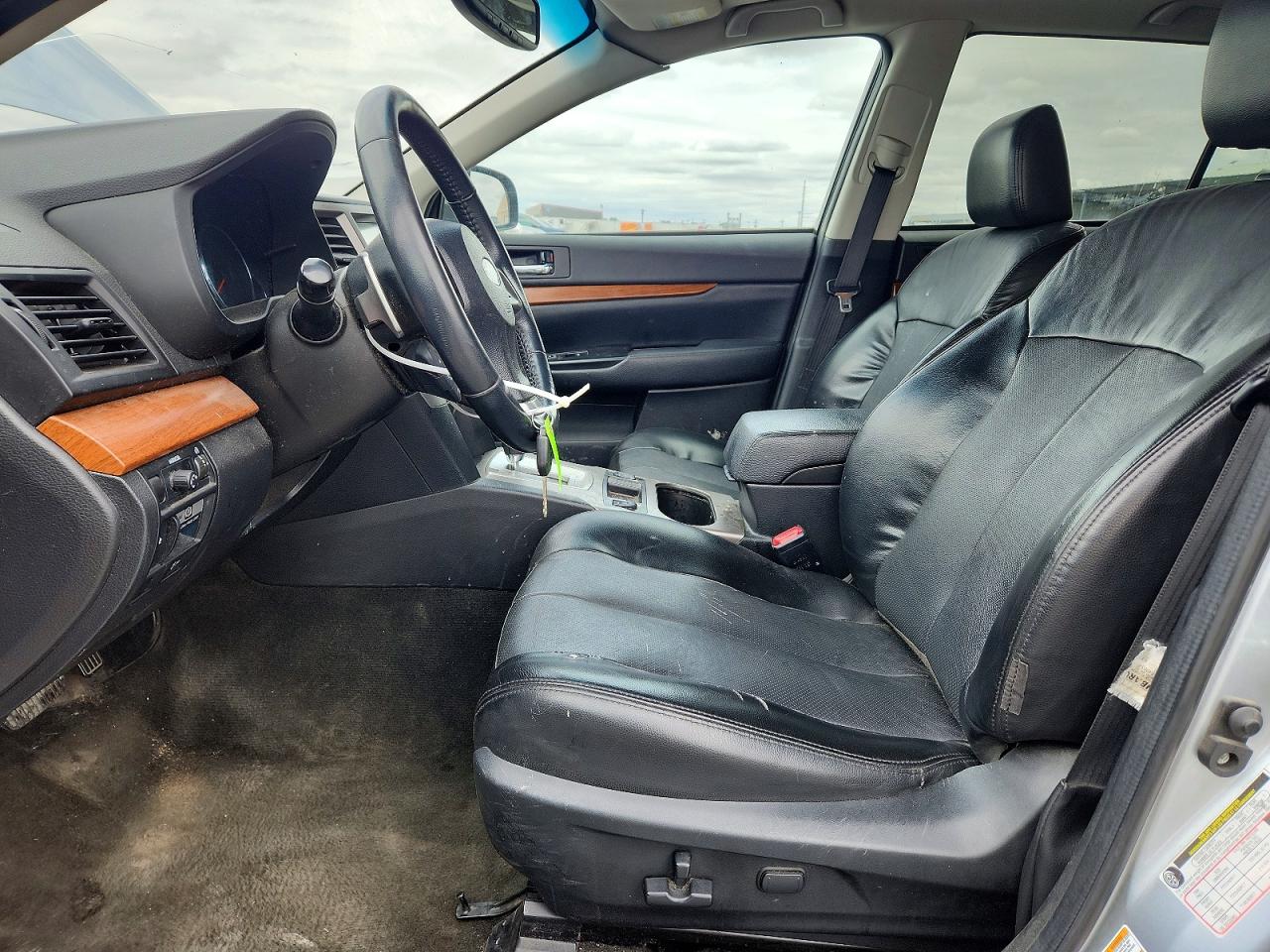 2014 Subaru Outback 2.5i Limited Silver vin: 4S4BRBMC4E3299251