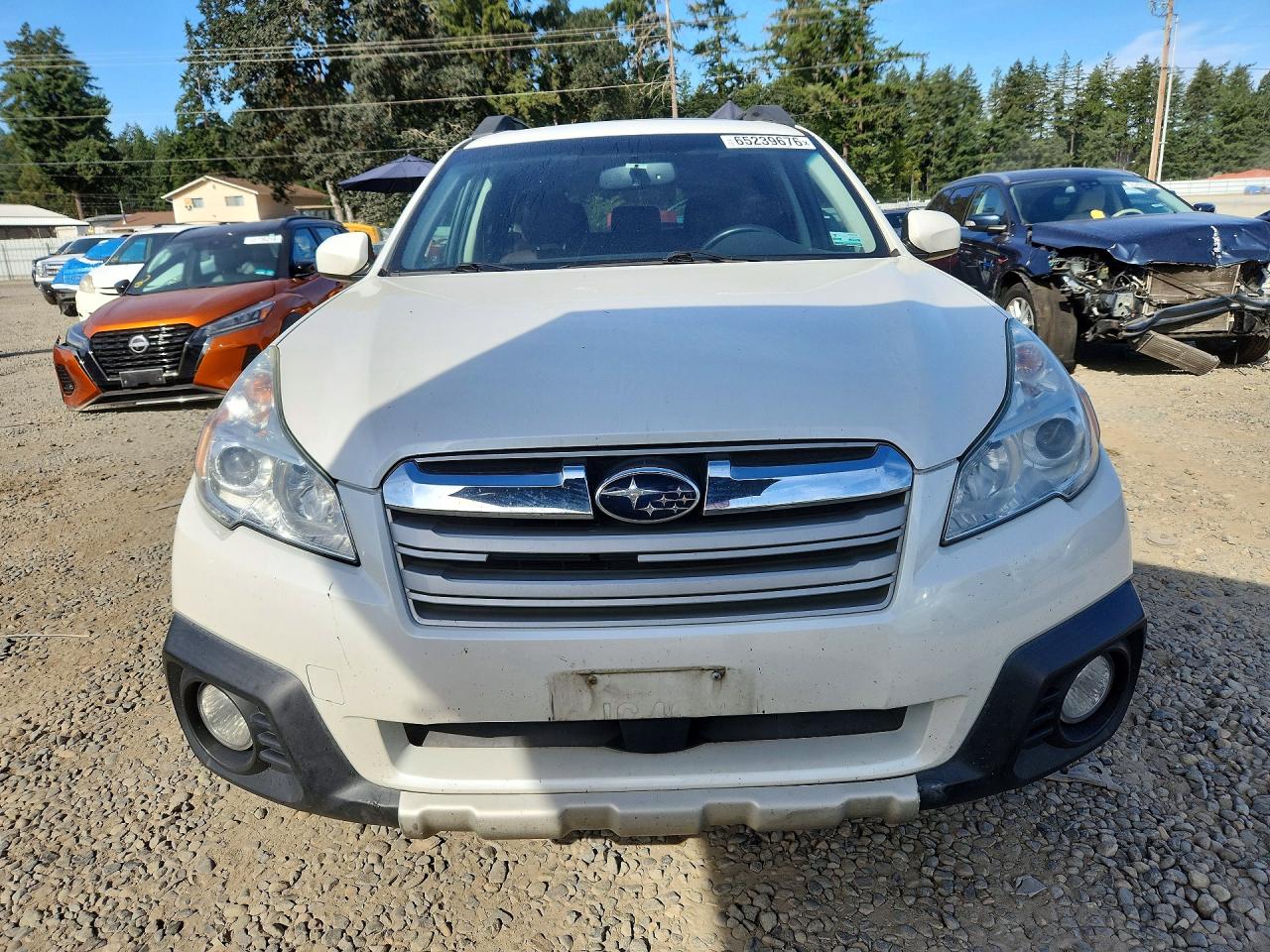 2014 Subaru Outback 2.5i Limited White vin: 4S4BRBMC5E3271104