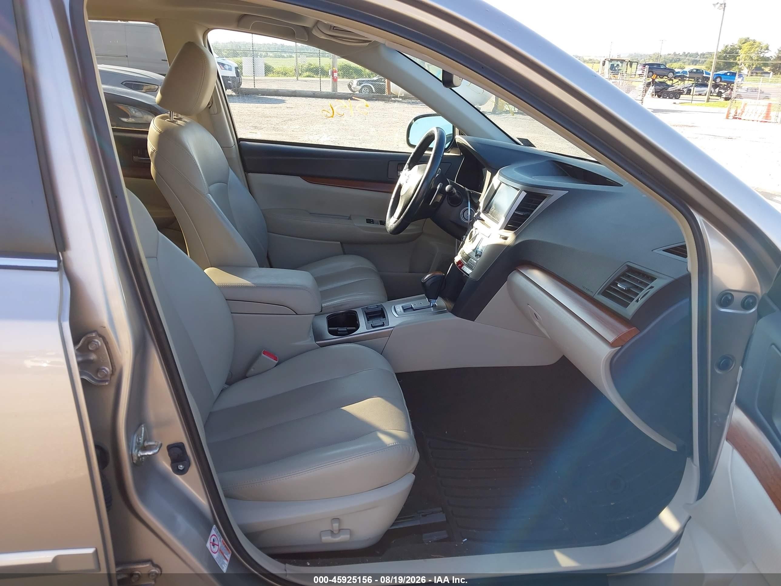 2014 Subaru Outback 2.5i Limited Tan vin: 4S4BRBMC6E3236295