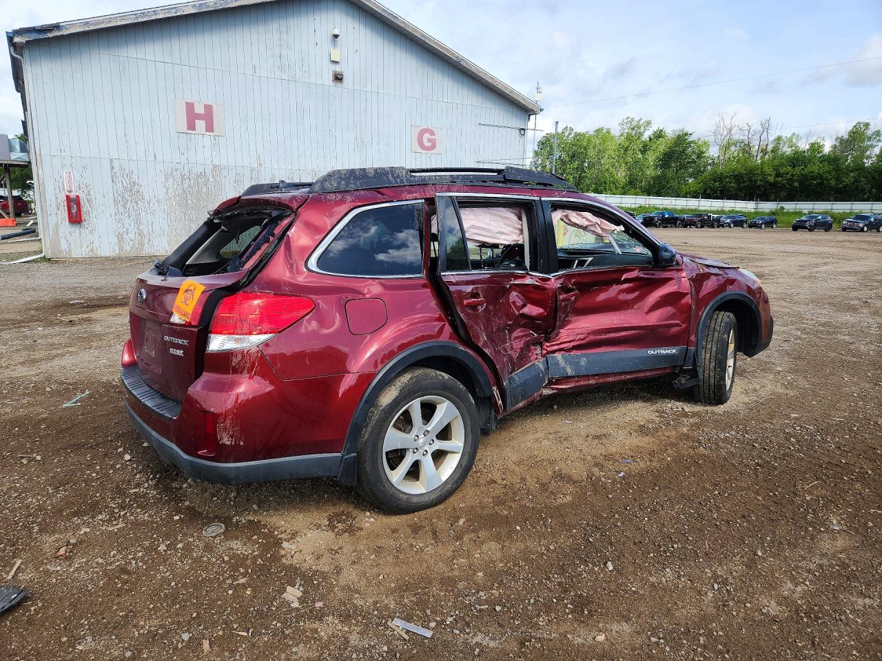 2014 Subaru Outback 2.5i Limited Красный vin: 4S4BRBNC9E3328824