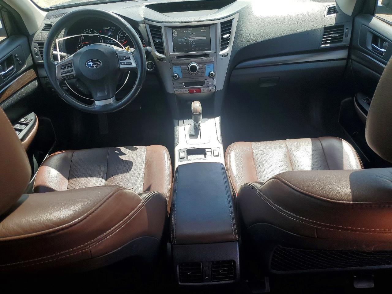 2014 Subaru Outback 2.5i Limited Серый vin: 4S4BRBPC0E3235705