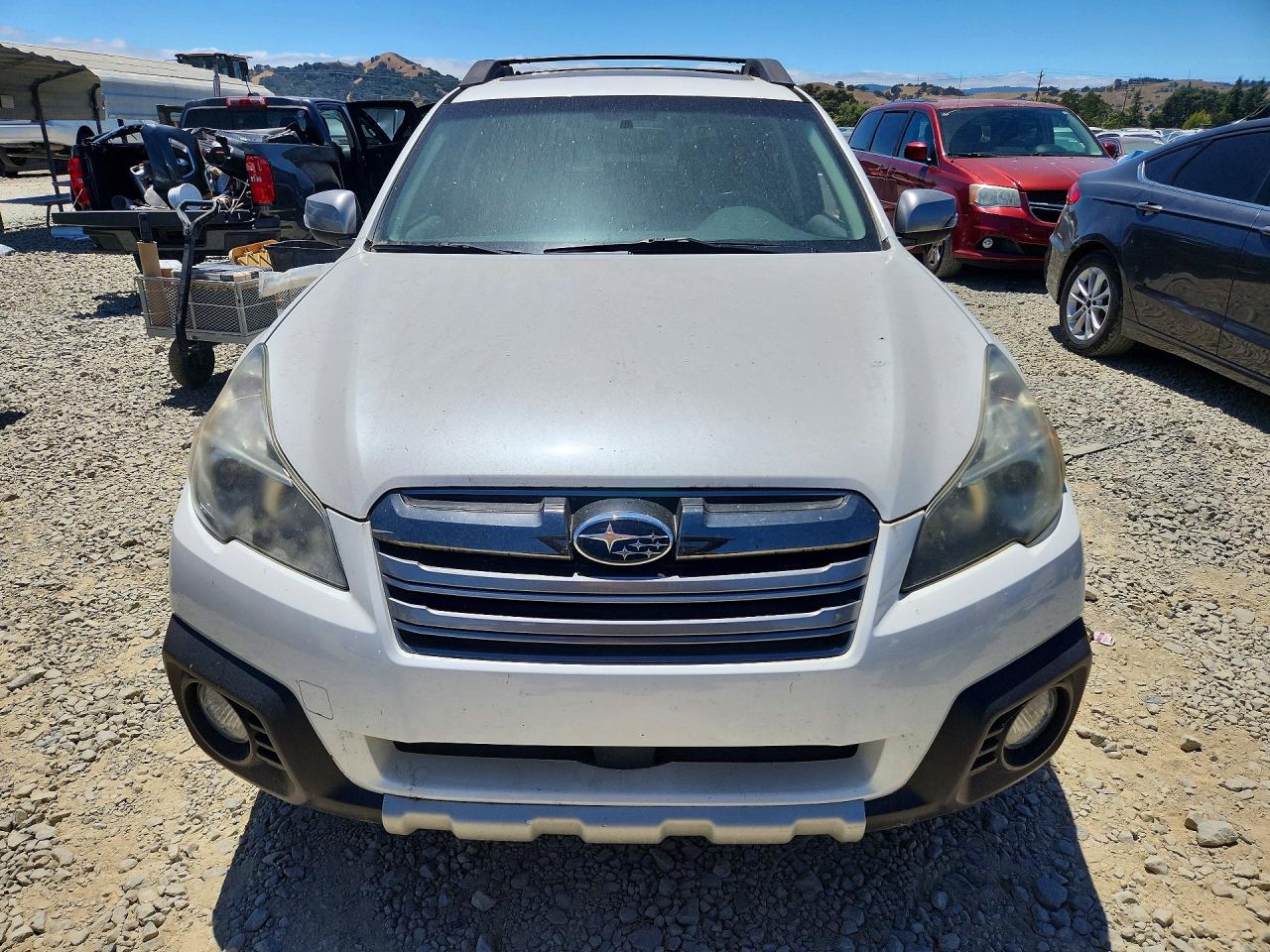 2014 Subaru Outback 2.5i Limited White vin: 4S4BRBPC2E3310047