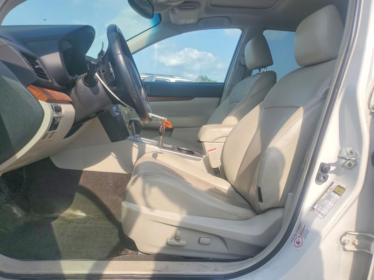 2013 Subaru Outback 2.5i Limited White vin: 4S4BRBPC3D3300433