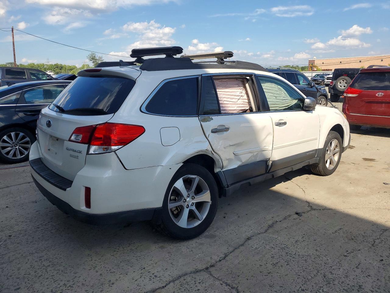 2014 Subaru Outback 2.5i Limited White vin: 4S4BRBPC4E3297673