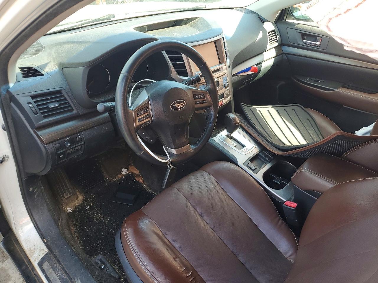 2014 Subaru Outback 2.5i Limited White vin: 4S4BRBPC4E3297673
