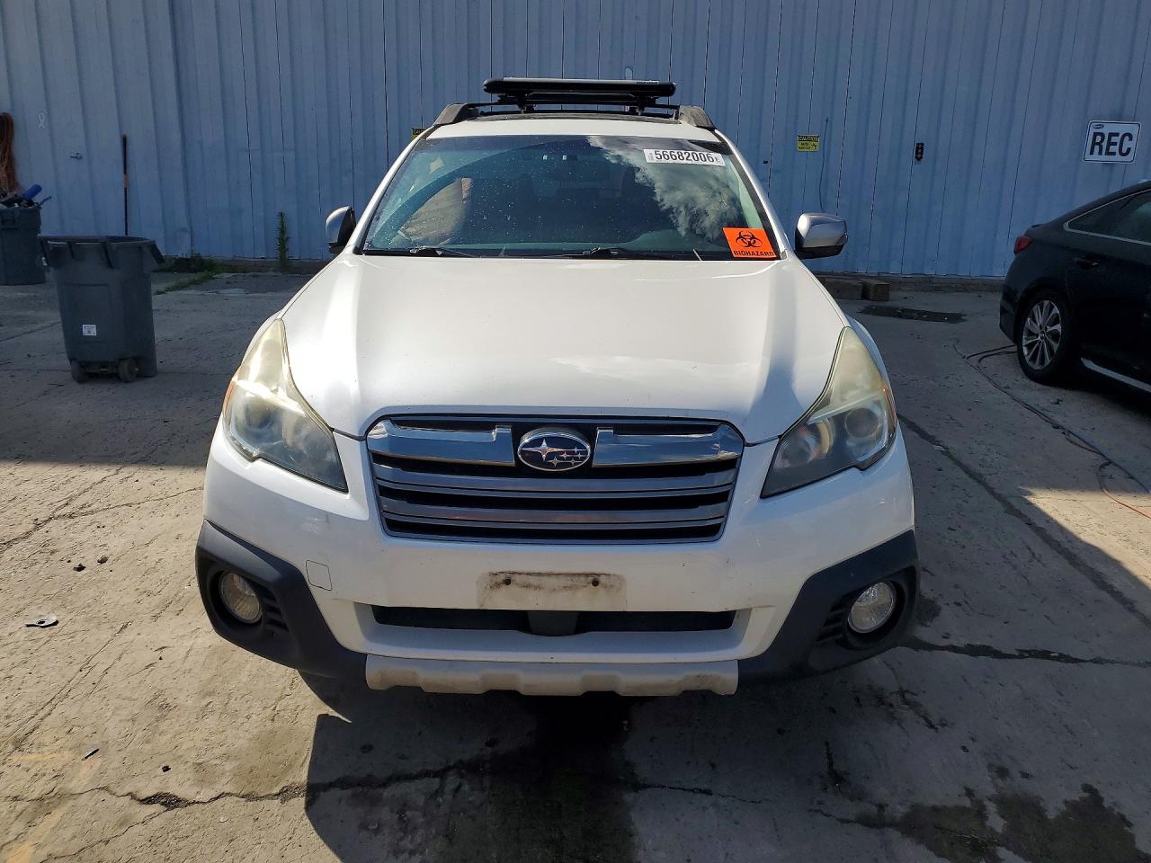 2014 Subaru Outback 2.5i Limited White vin: 4S4BRBPC4E3297673