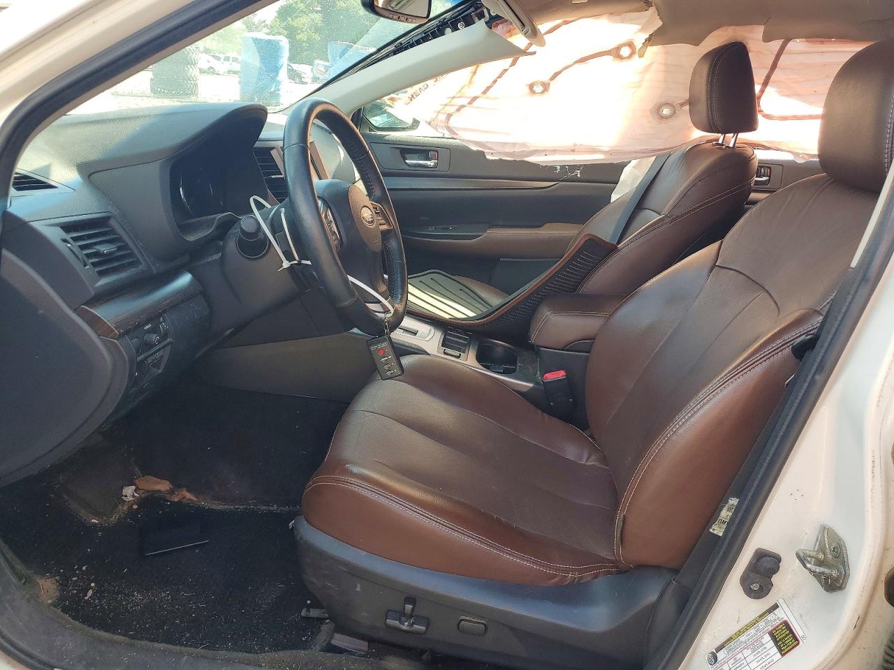 2014 Subaru Outback 2.5i Limited White vin: 4S4BRBPC4E3297673