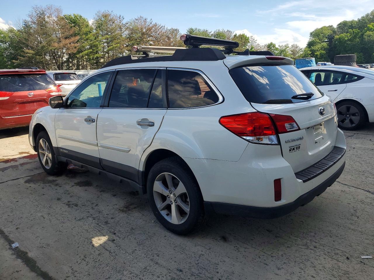2014 Subaru Outback 2.5i Limited White vin: 4S4BRBPC4E3297673