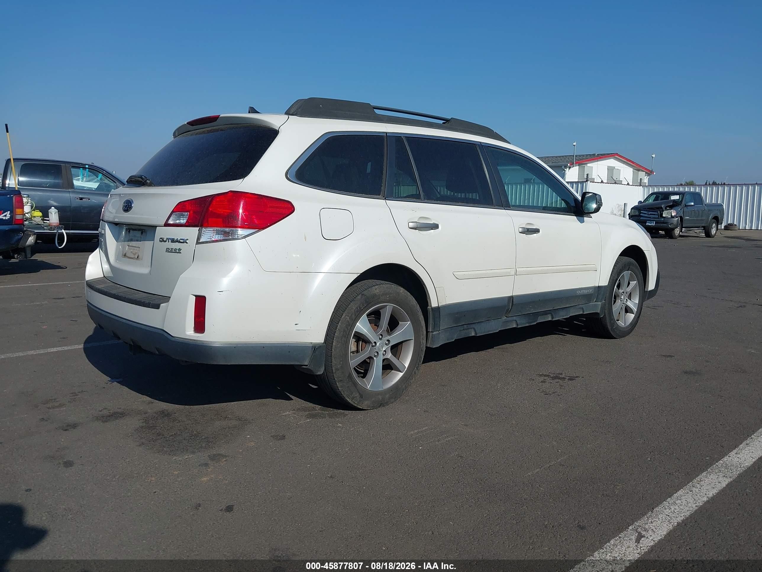 2014 Subaru Outback 2.5i Limited White vin: 4S4BRBPC5E3294040