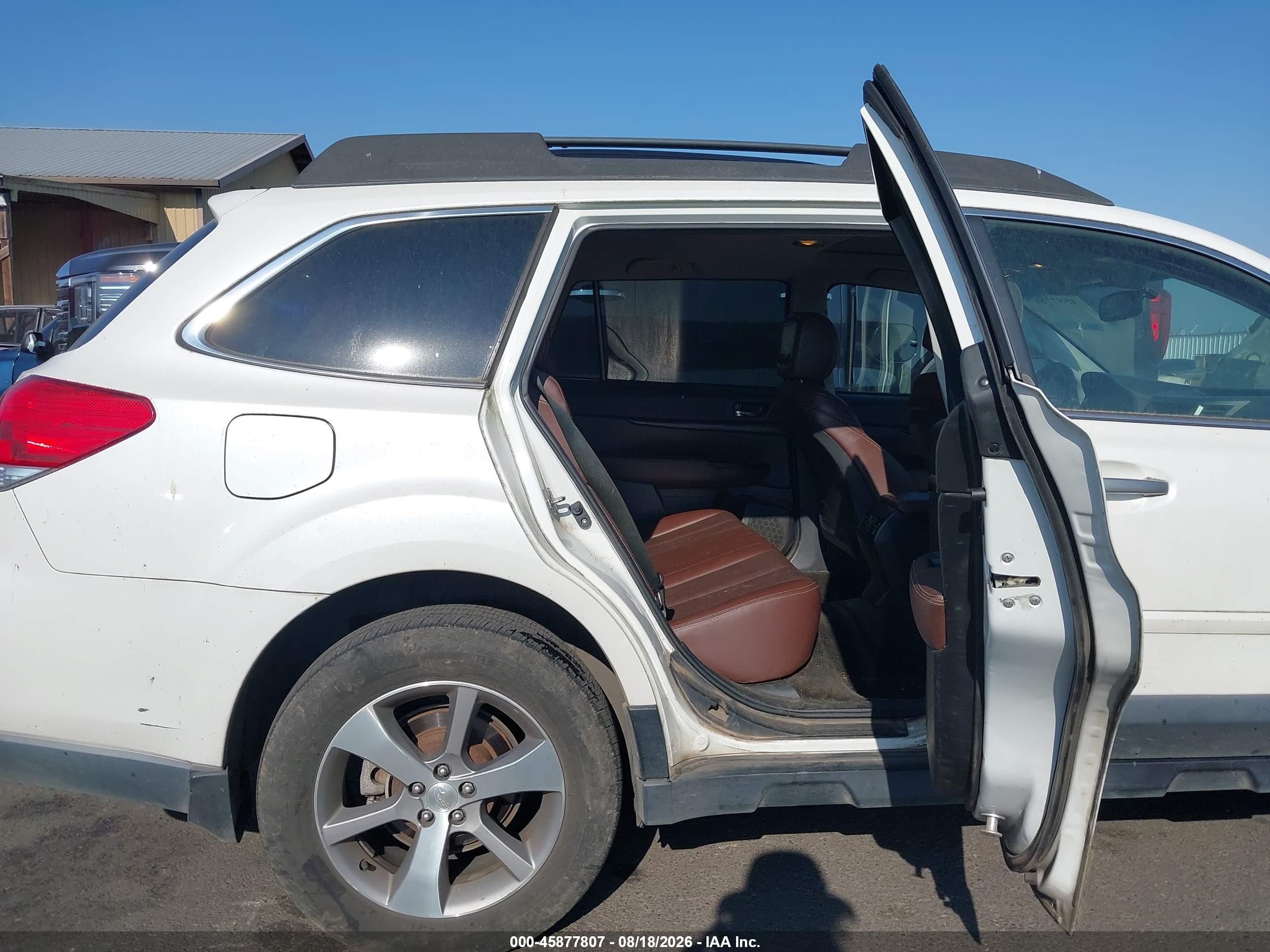 2014 Subaru Outback 2.5i Limited White vin: 4S4BRBPC5E3294040