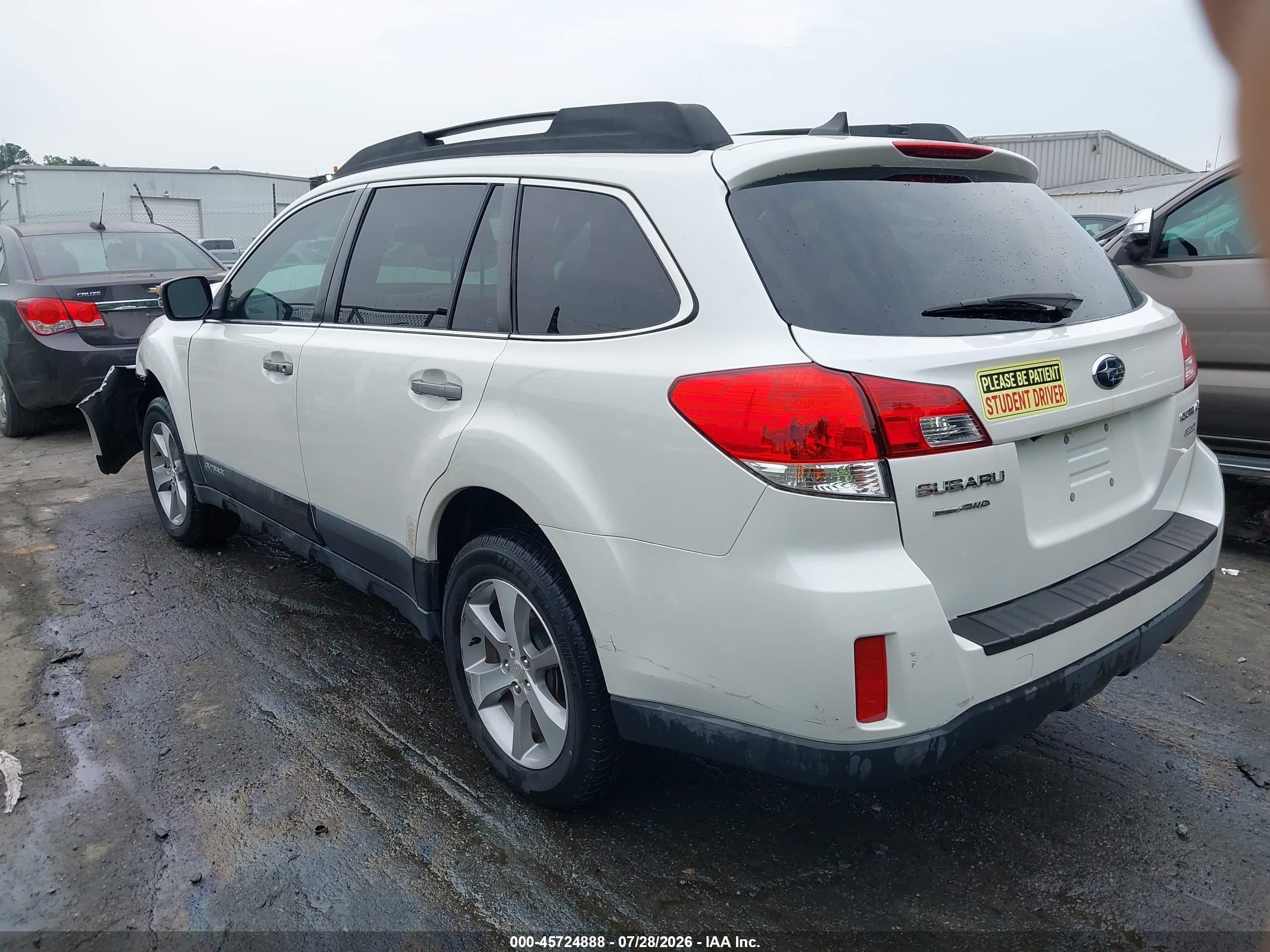 2014 Subaru Outback 2.5i Limited White vin: 4S4BRBPC5E3317381