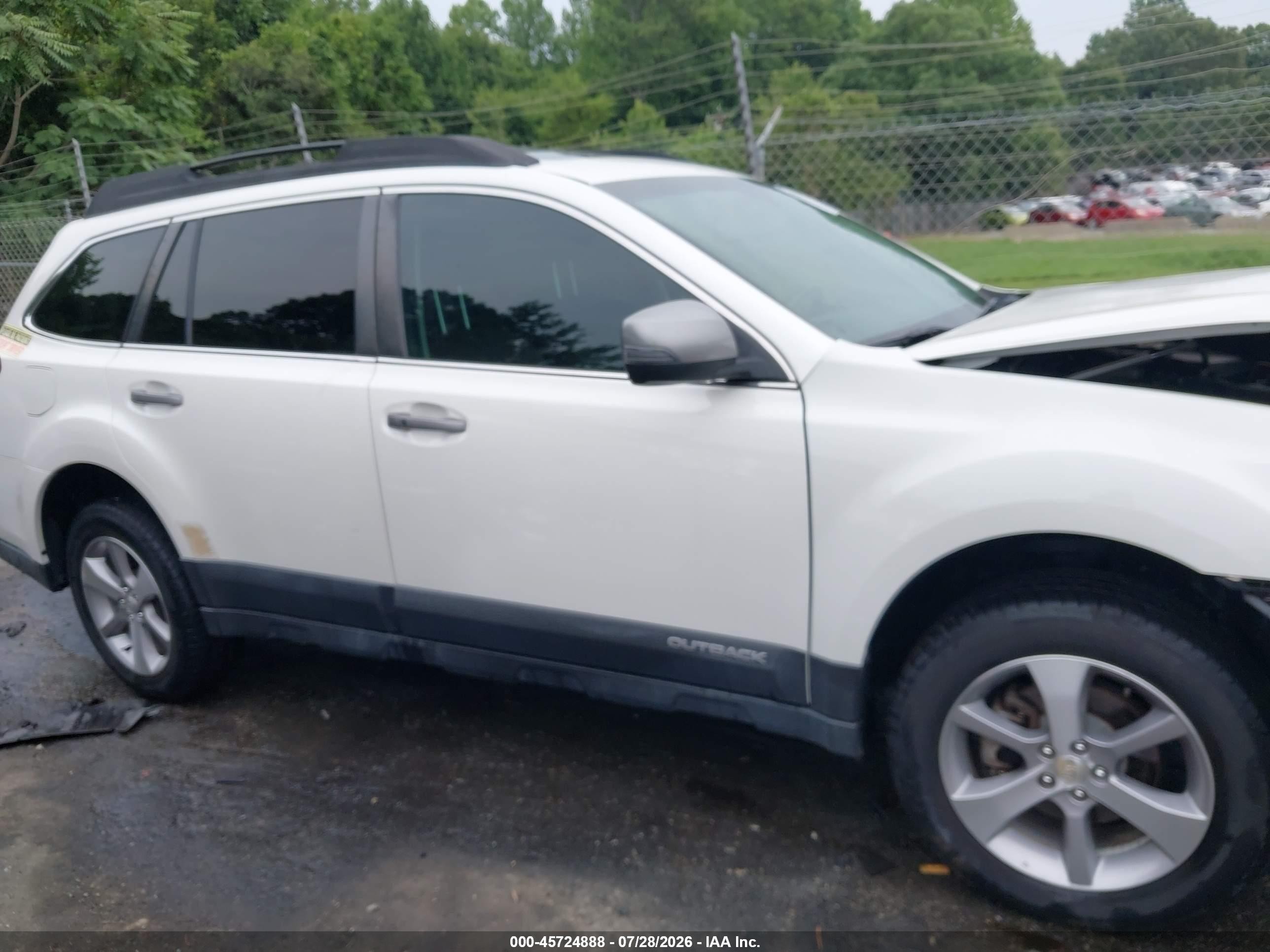 2014 Subaru Outback 2.5i Limited White vin: 4S4BRBPC5E3317381