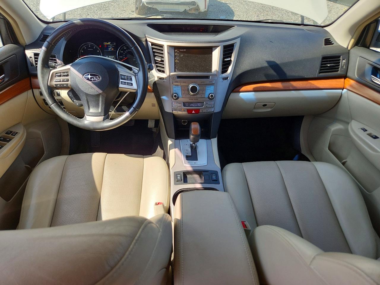 2013 Subaru Outback 2.5i Limited White vin: 4S4BRBPC6D3230653
