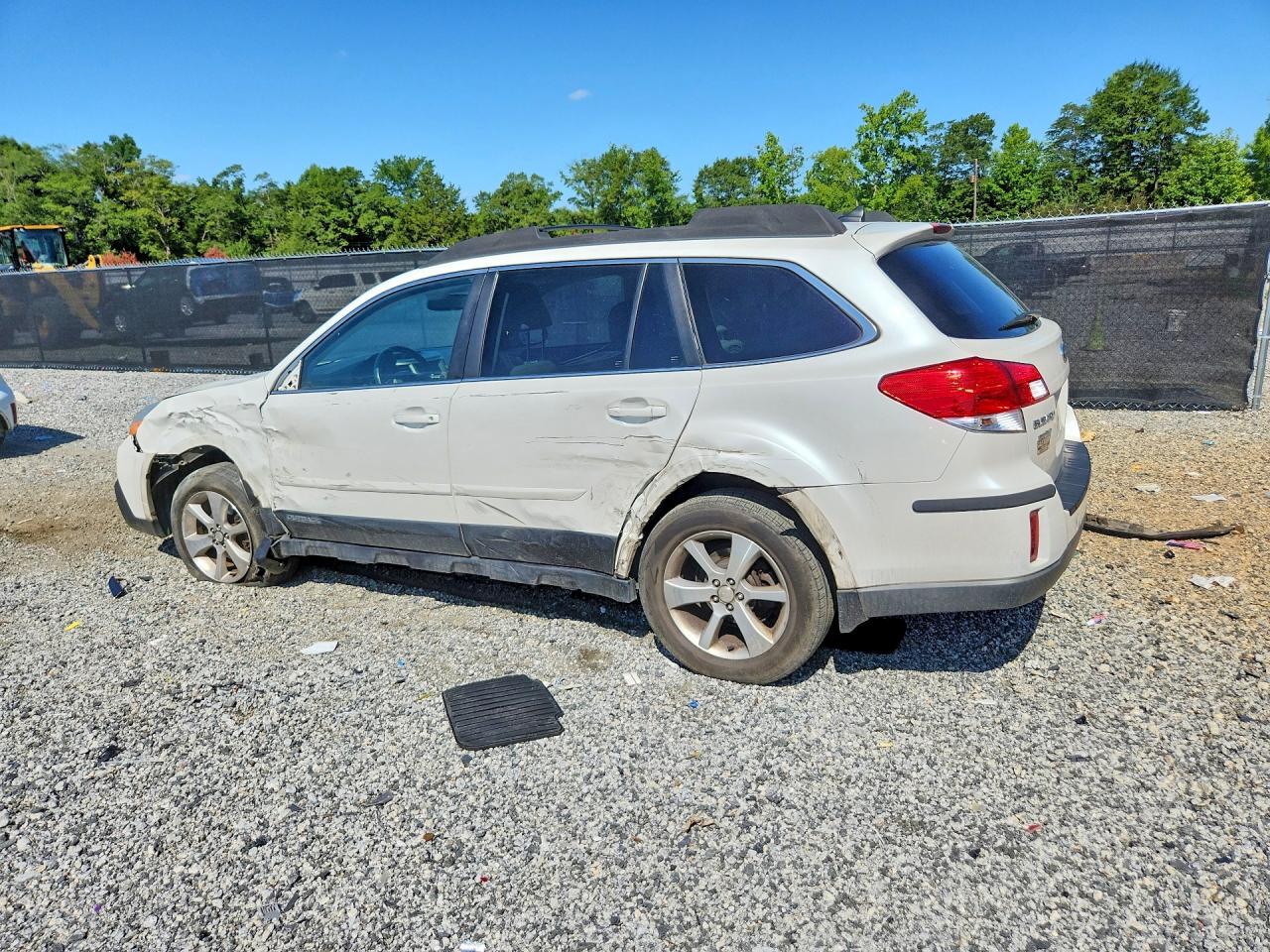 2013 Subaru Outback 2.5i Limited White vin: 4S4BRBPC6D3230653