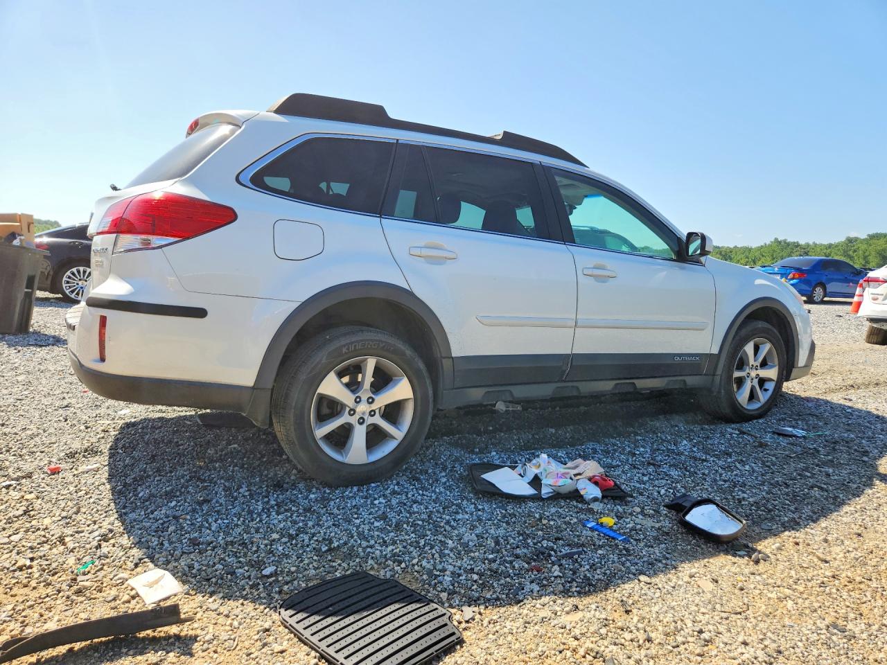 2013 Subaru Outback 2.5i Limited White vin: 4S4BRBPC6D3230653
