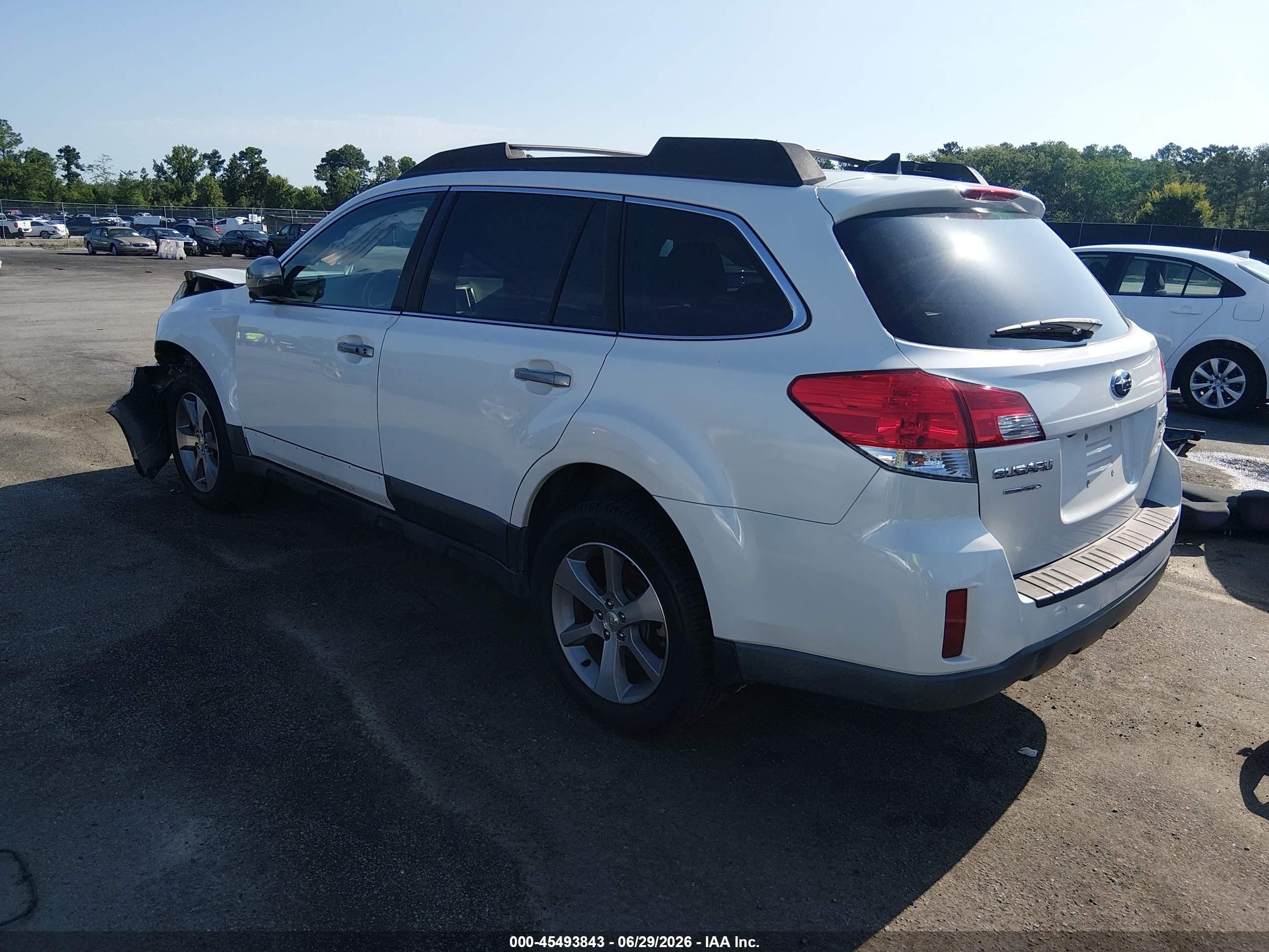 2014 Subaru Outback 2.5i Limited White vin: 4S4BRBPC6E3221209