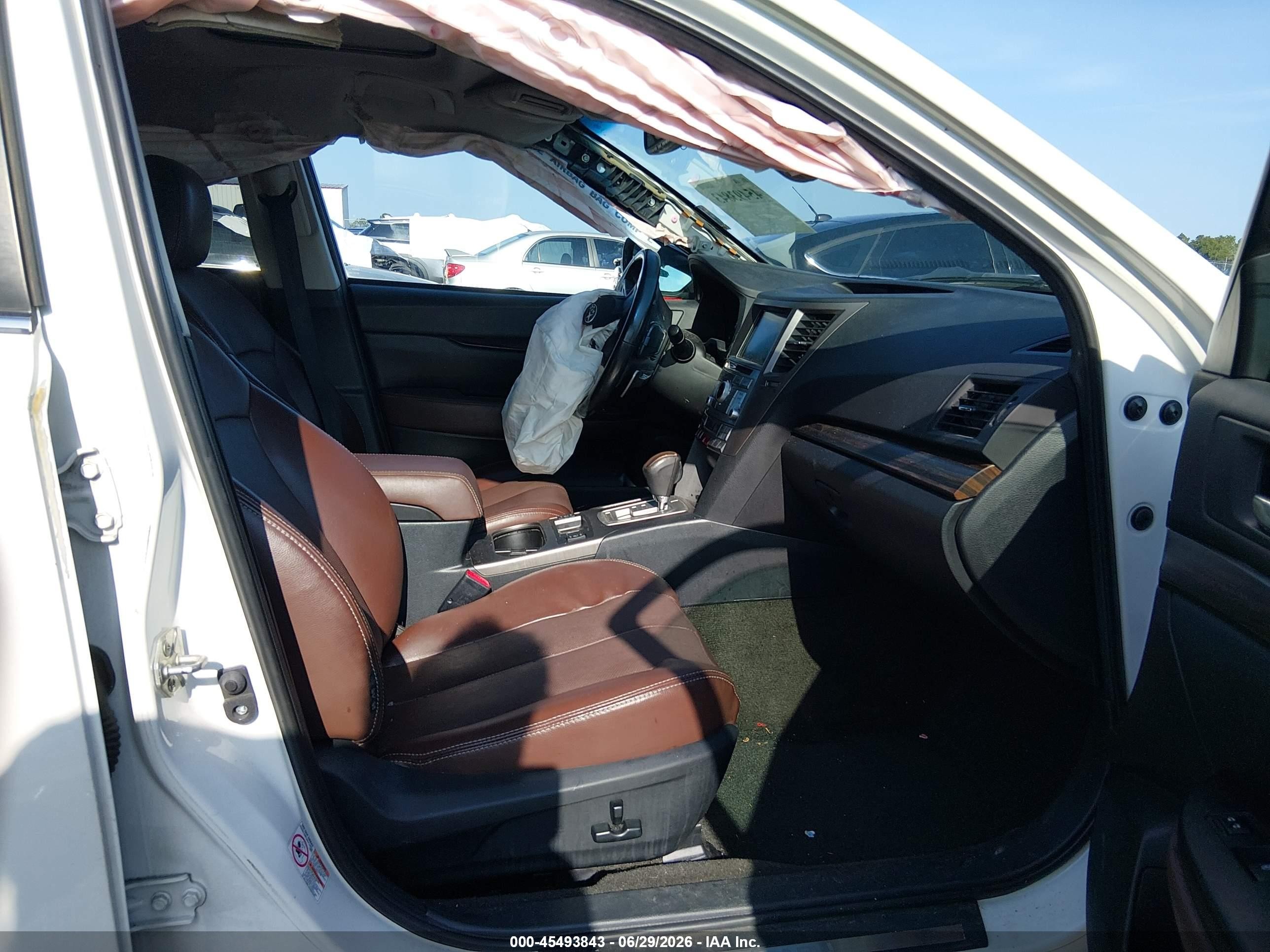 2014 Subaru Outback 2.5i Limited White vin: 4S4BRBPC6E3221209
