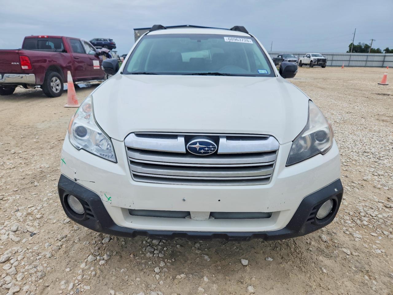 2014 Subaru Outback 2.5i Limited White vin: 4S4BRBPC6E3302372