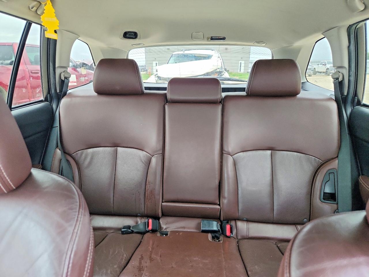 2014 Subaru Outback 2.5i Limited White vin: 4S4BRBPC6E3302372