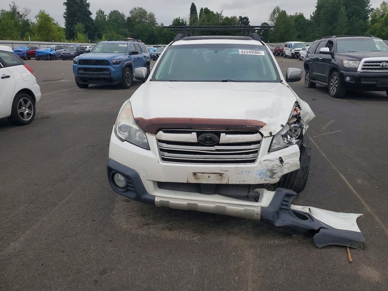 2014 Subaru Outback 2.5i Limited White vin: 4S4BRBPC7E3255109